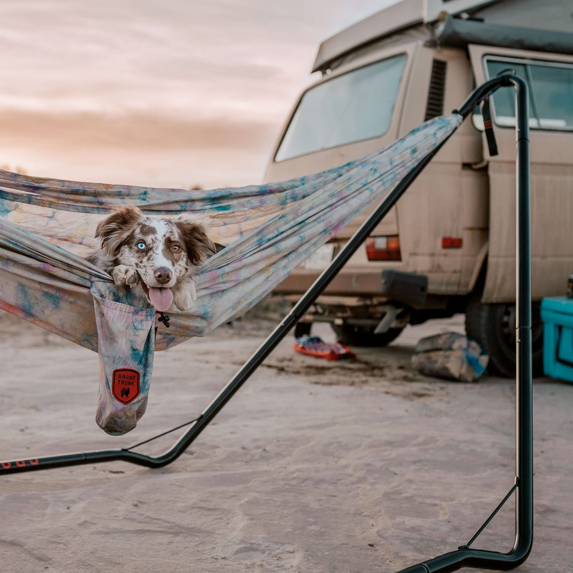 Hangout Hammock Stand - We The Collective