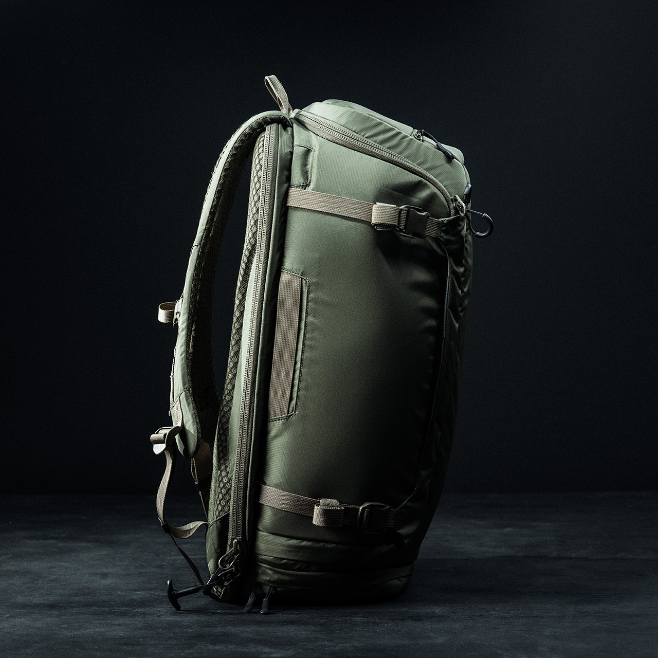 Eberlestock Fade Adapt - EDC Bag w/ CCW Pocket & Expandable Scabbard - OVERLANDERS Outfitter
