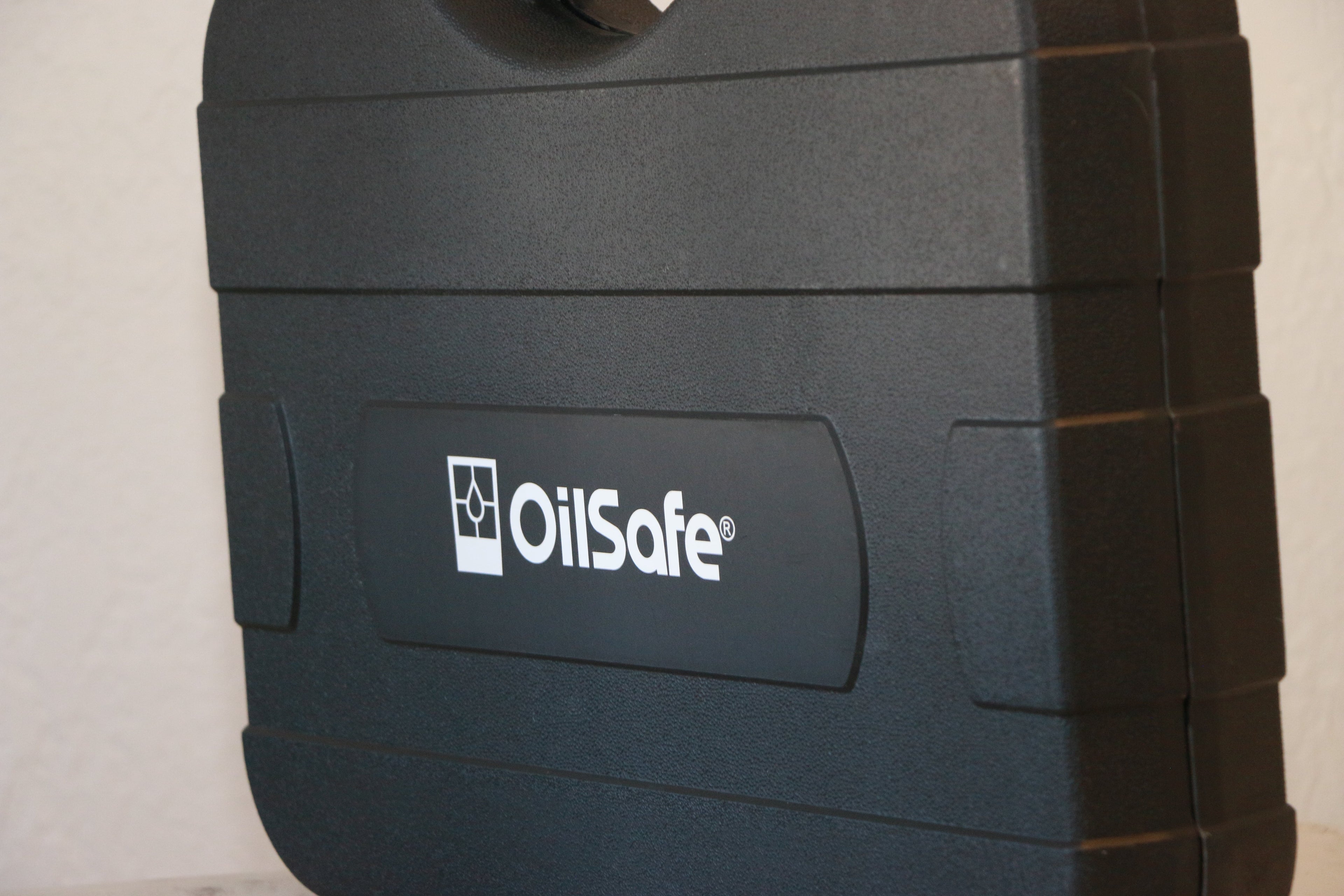 OILSAFE | Battery-Operated Grease Gun | Colo-Coded Steel Cartridge | 18V - OVERLANDERS Outfitter