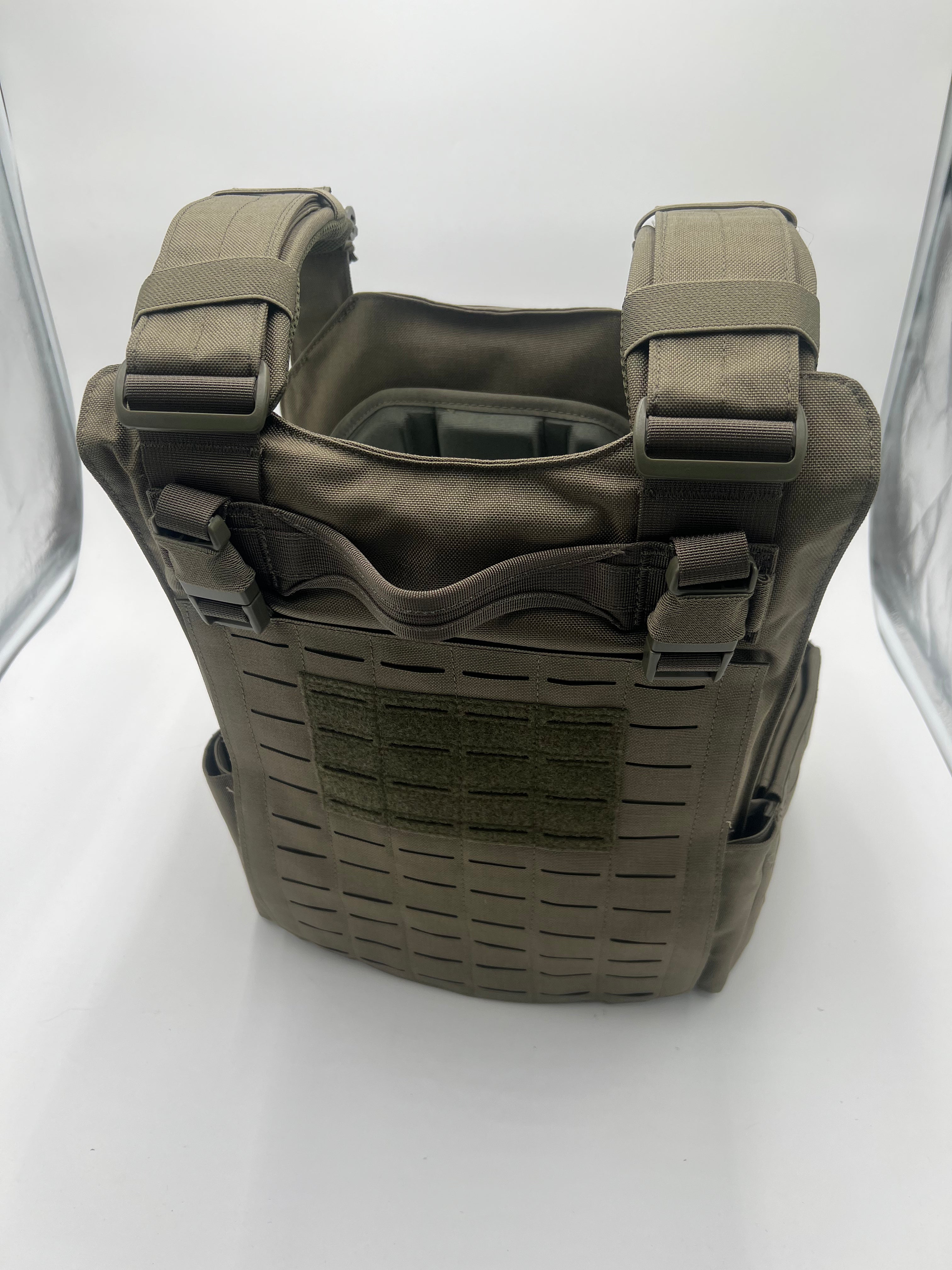 Redemption Tactical Big Boy Crusader 2.0 XL Armor Combo Package with lightweight Level IV ceramic front and back plates, vest included.