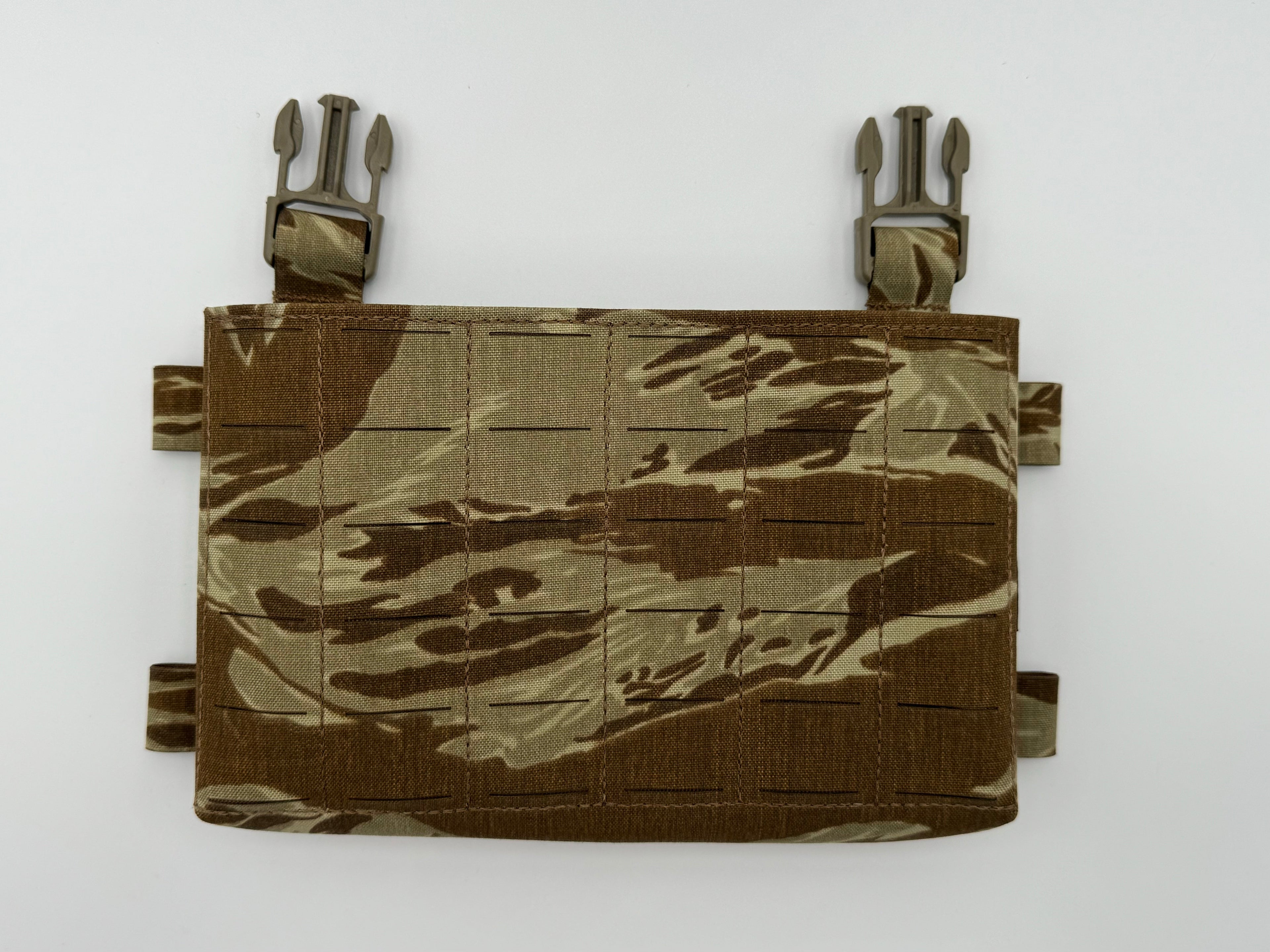 Primary Placard - OVERLANDERS Outfitter