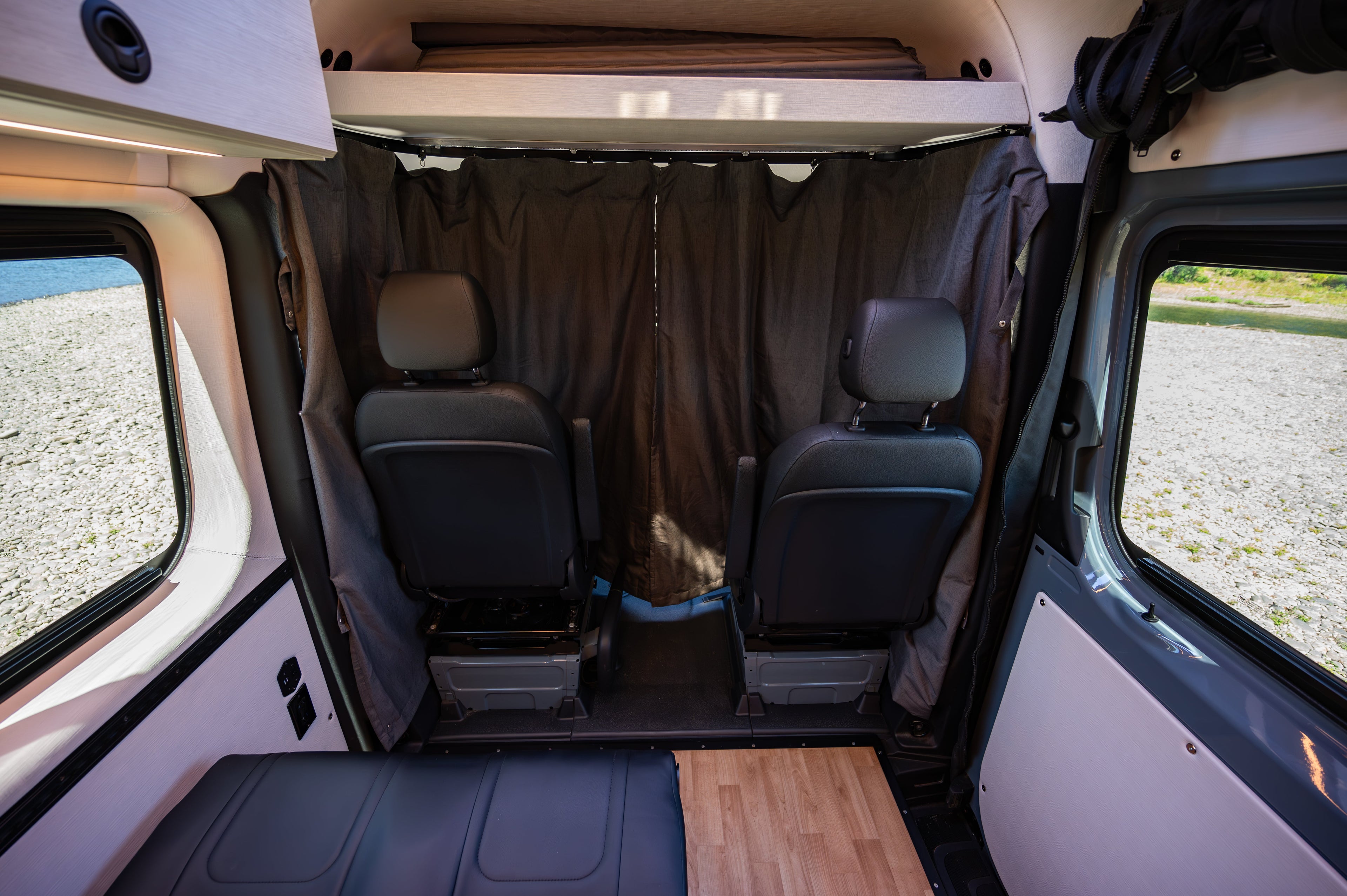 Insulated Cab Curtain - OVERLANDERS Outfitter