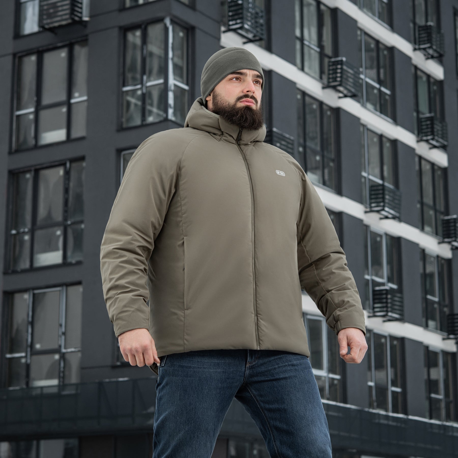 M-Tac Paladin Pro Primaloft winter jacket in tan, featuring a warm design and practical outdoor functionality.