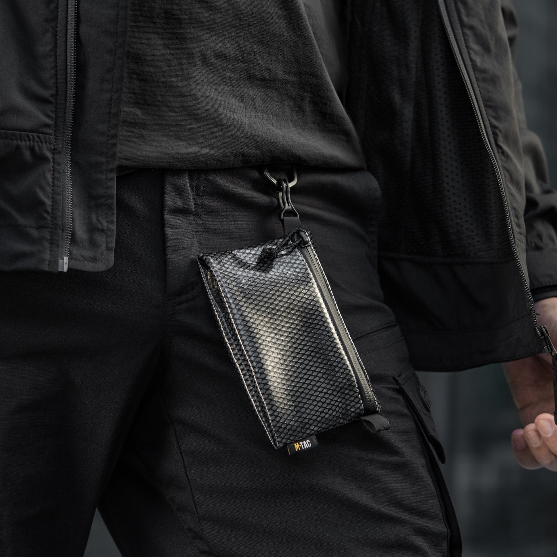 M-Tac Zip Pocket Organizer Set Elite in black, featuring multiple compartments for efficient storage and organization.