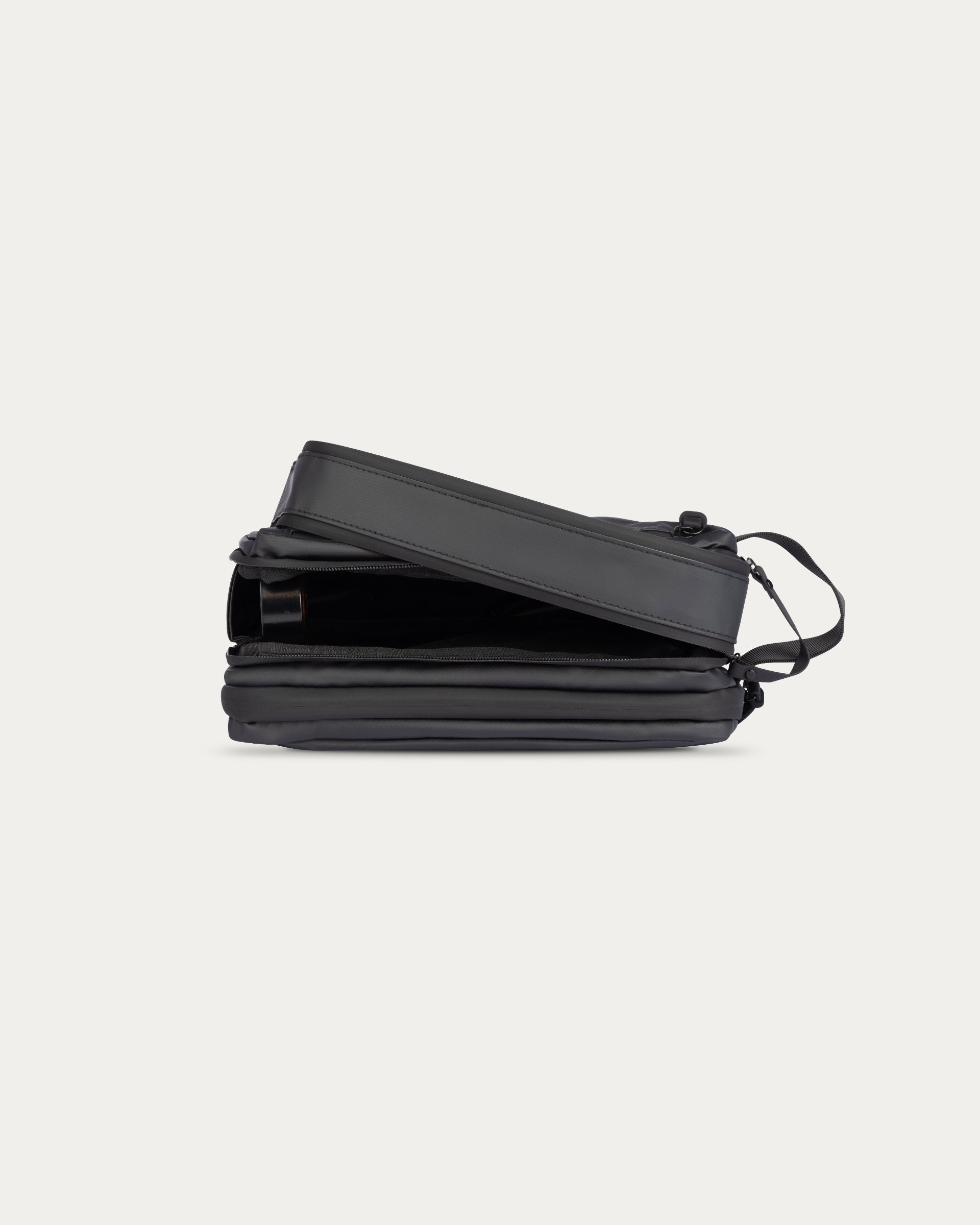 Explorer Max™ Toiletry Bag - OVERLANDERS Outfitter