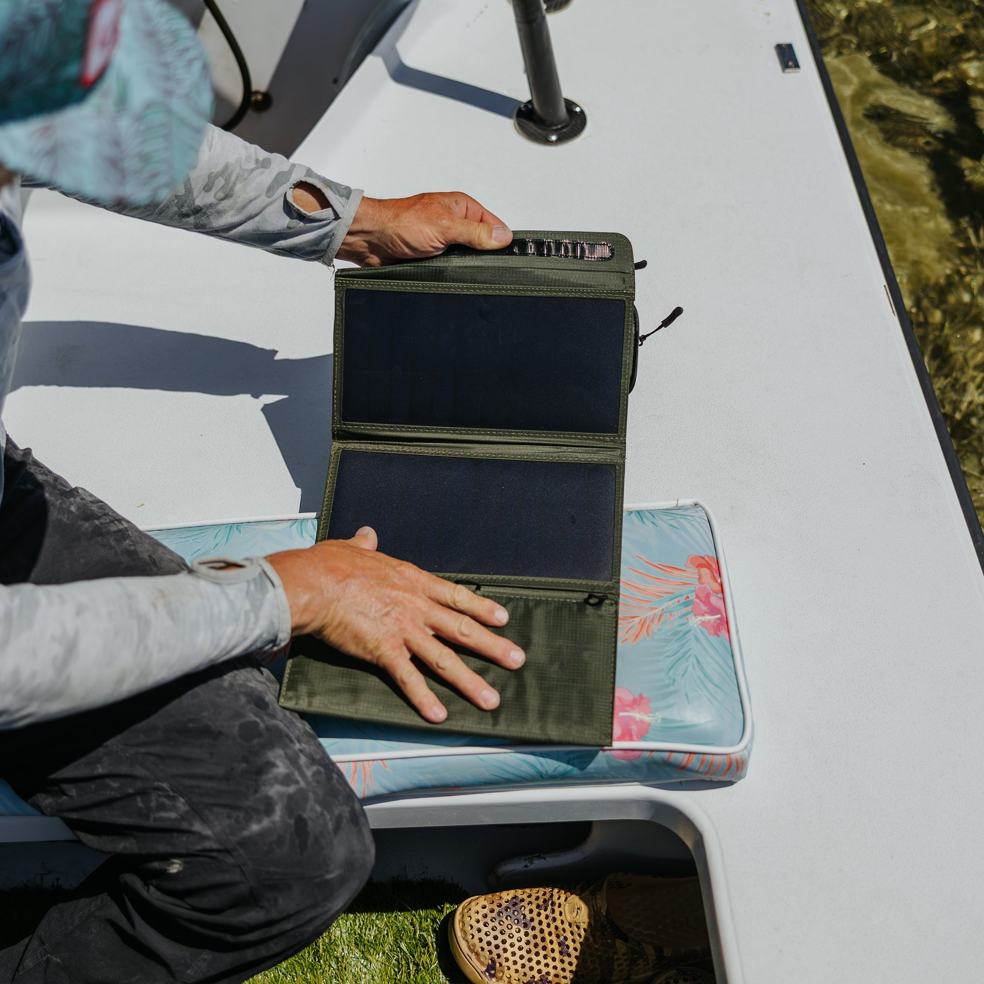28W 4 Panel Solar Charger - OVERLANDERS Outfitter