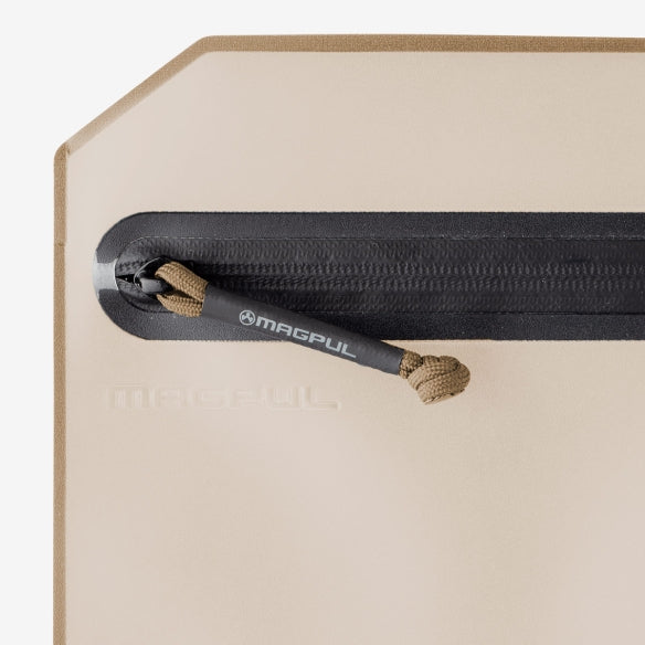 HCC Tactical DAKA Volume Pouch in black, featuring spacious storage and durable construction for tactical organization.