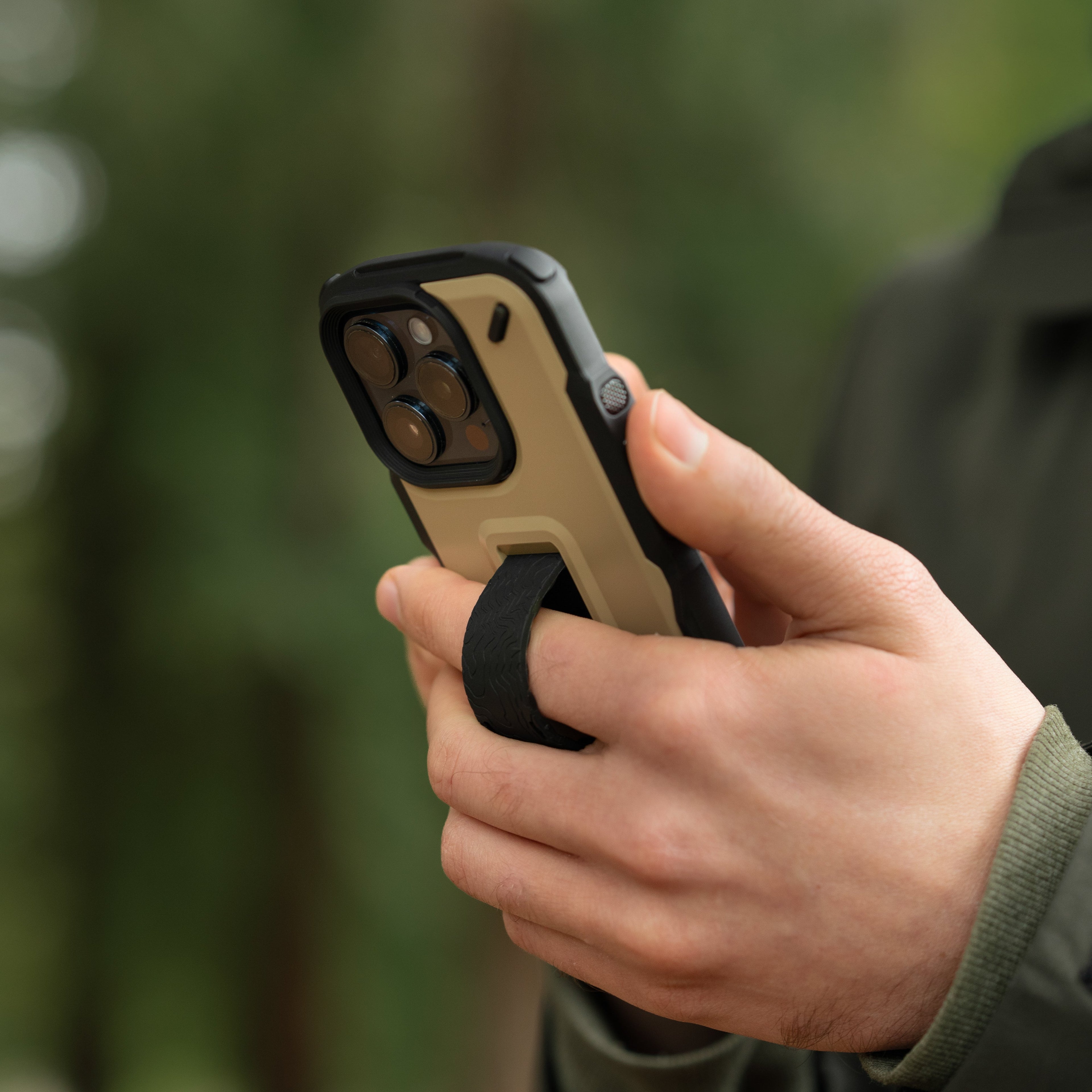 Trekking Hybrid Case - iPhone 16 - OVERLANDERS Outfitter