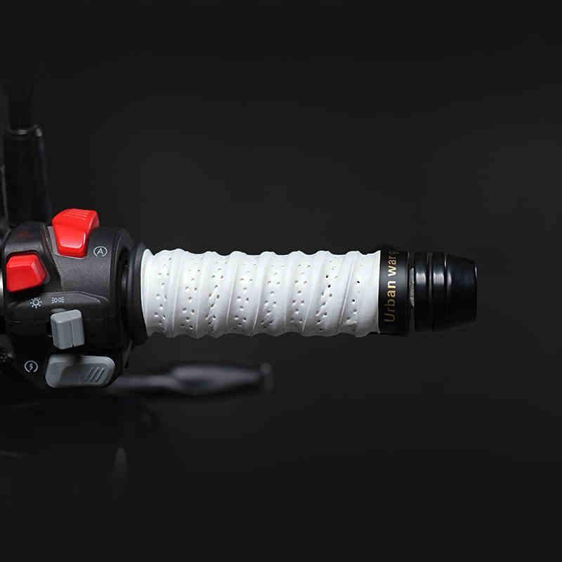 Bean's Moto Booth motorcycle handlebar grips, anti-slip and breathable, designed for secure, comfortable riding.