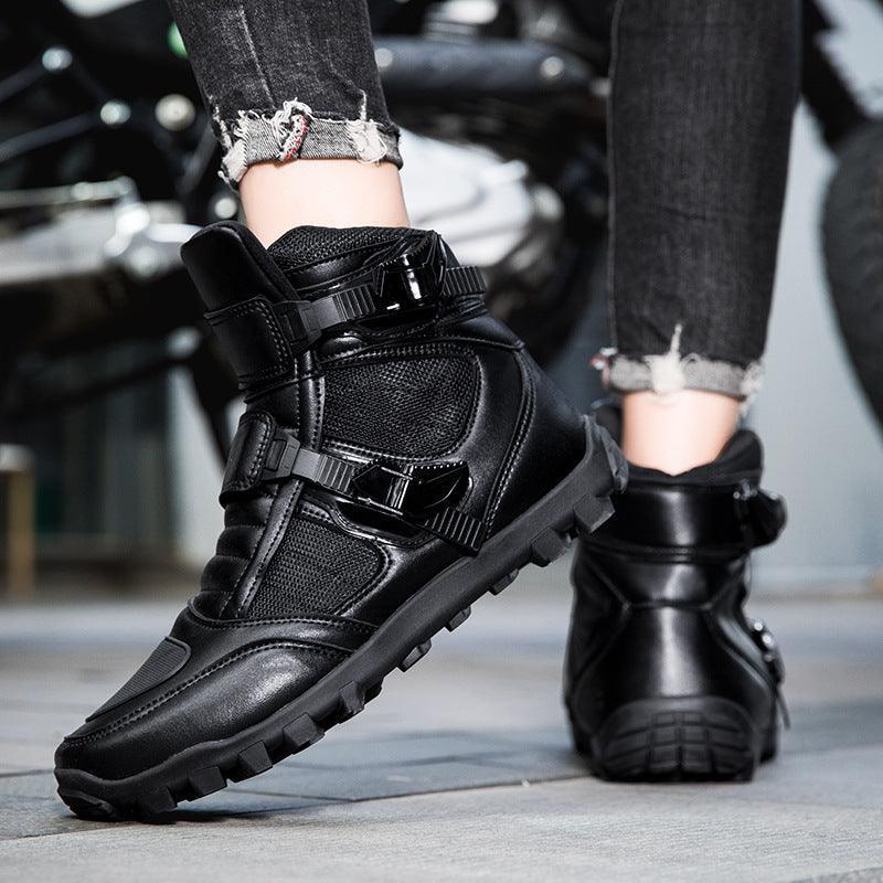 Bean's Moto Booth 4 Seasons™-TitanX motorcycle riding shoes in black with protective sole and ankle support, designed for riding comfort.