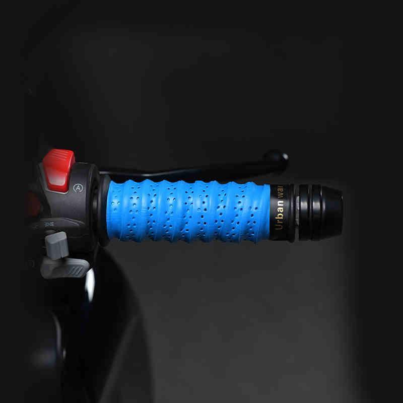 Bean's Moto Booth motorcycle anti-slip, breathable handlebar grips with textured surface for secure, comfortable riding.