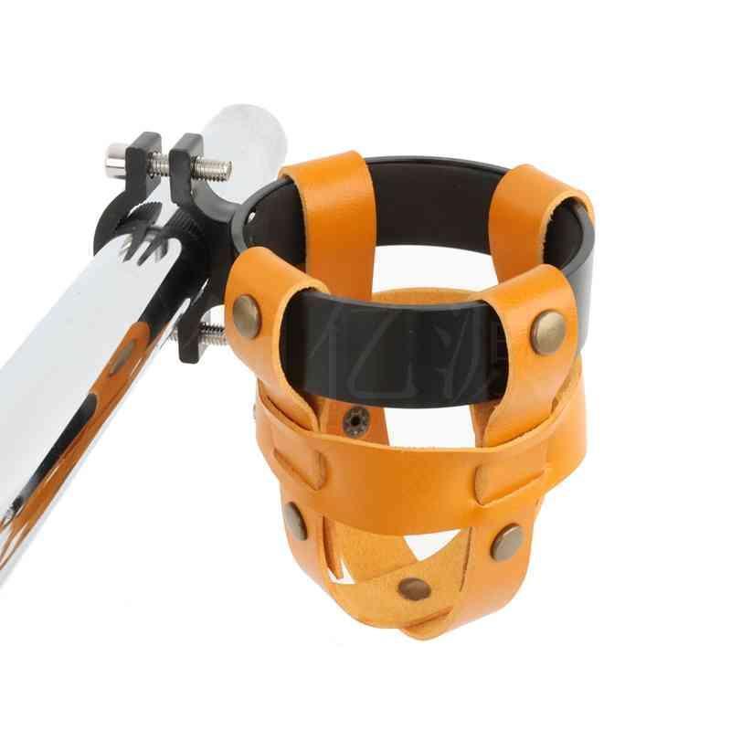 Handmade leather motorcycle water bottle holder by Bean's Moto Booth, designed as a durable accessory for motorcycle rides.