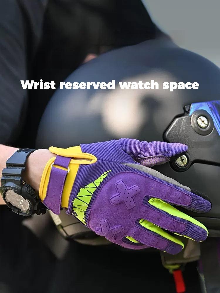 Bean's Moto Booth VROTE™ breathable touch-screen motorcycle gloves showing black leather and reinforced knuckles for riding comfort