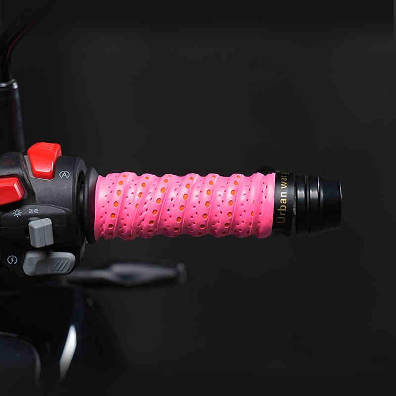 Bean's Moto Booth motorcycle handlebar grips with anti-slip, breathable design, providing secure and comfortable grip for riders.