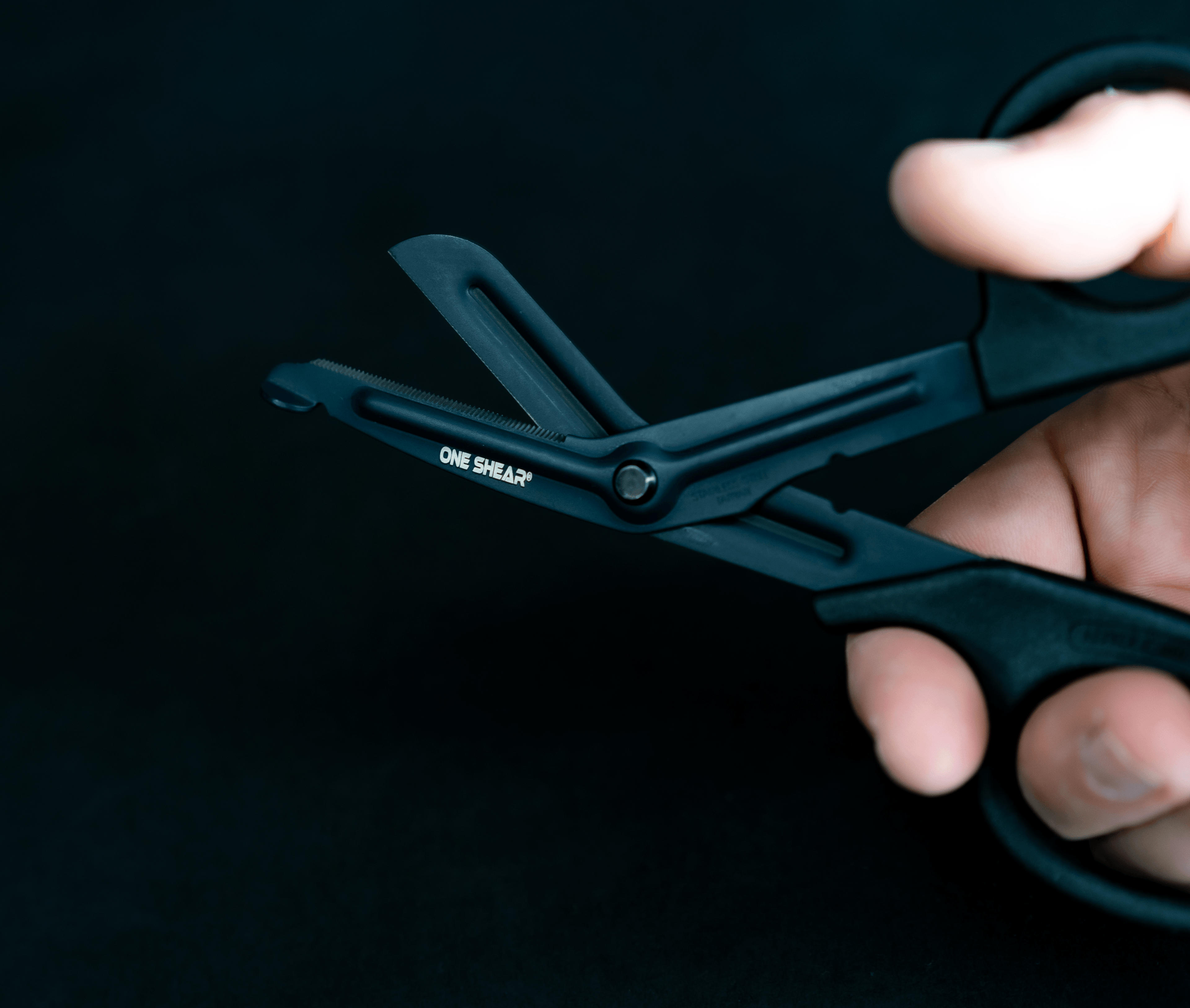 BUS (Basic Utility Shear) Light Weight Medical Scissor for EMT and First Responders| ONE SHEAR® - OVERLANDERS Outfitter