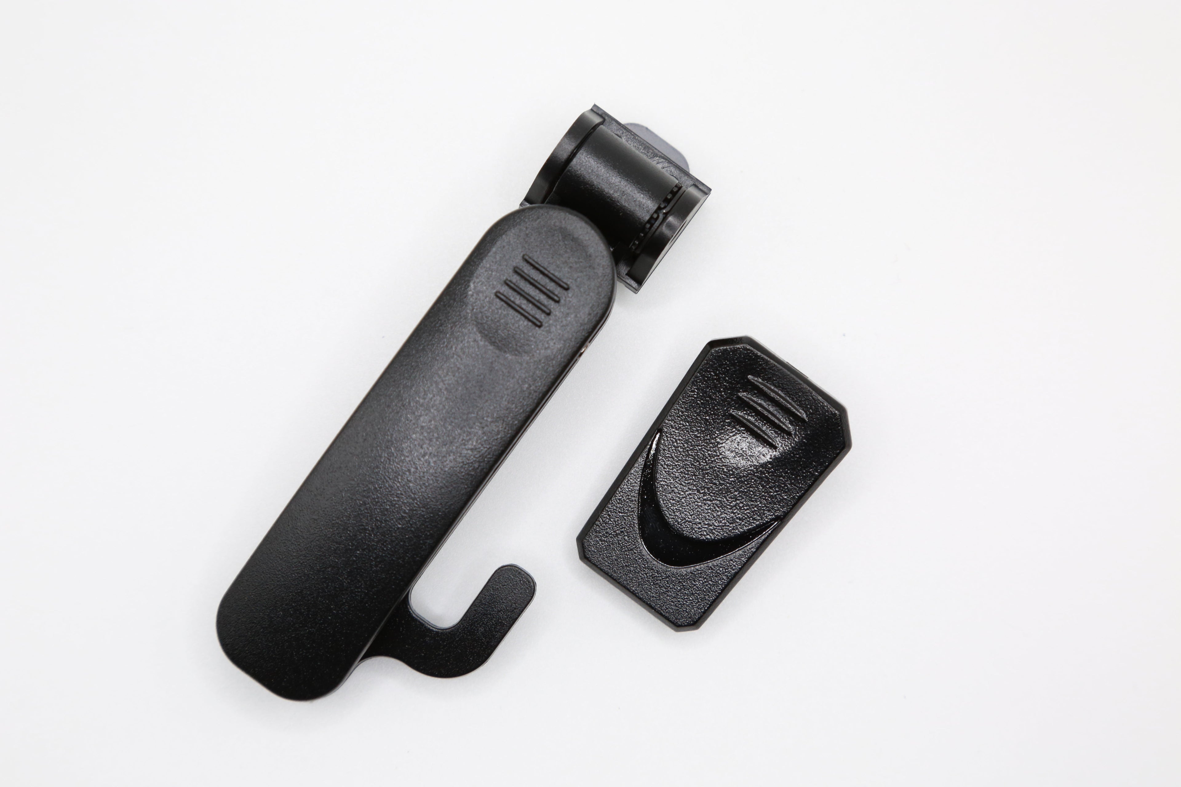 Rexing P1 body camera mount, durable black clip attachment for secure wear and easy access.