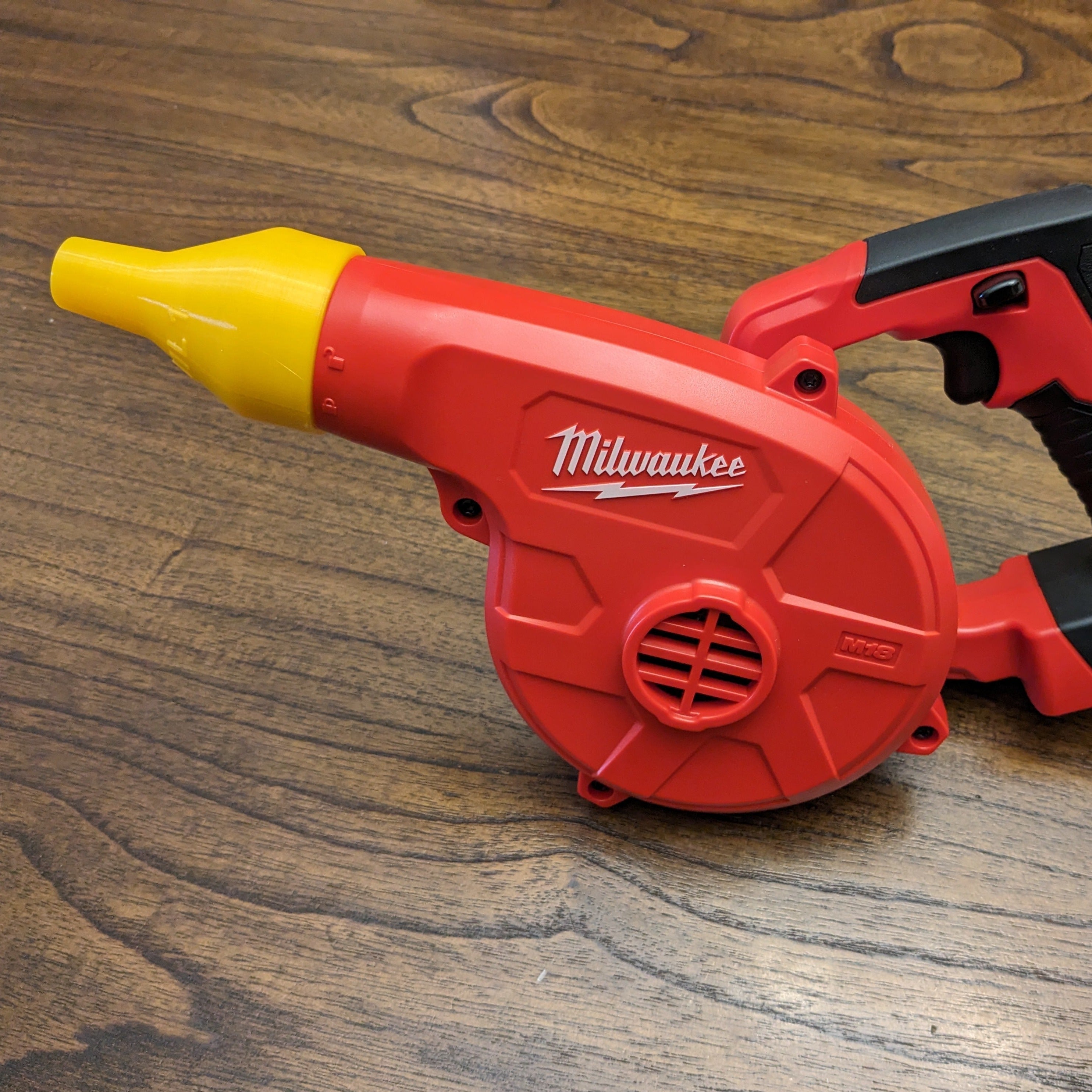 Milwaukee Blower Adaptor for Leafield C7 and D7 Valves - OVERLANDERS Outfitter