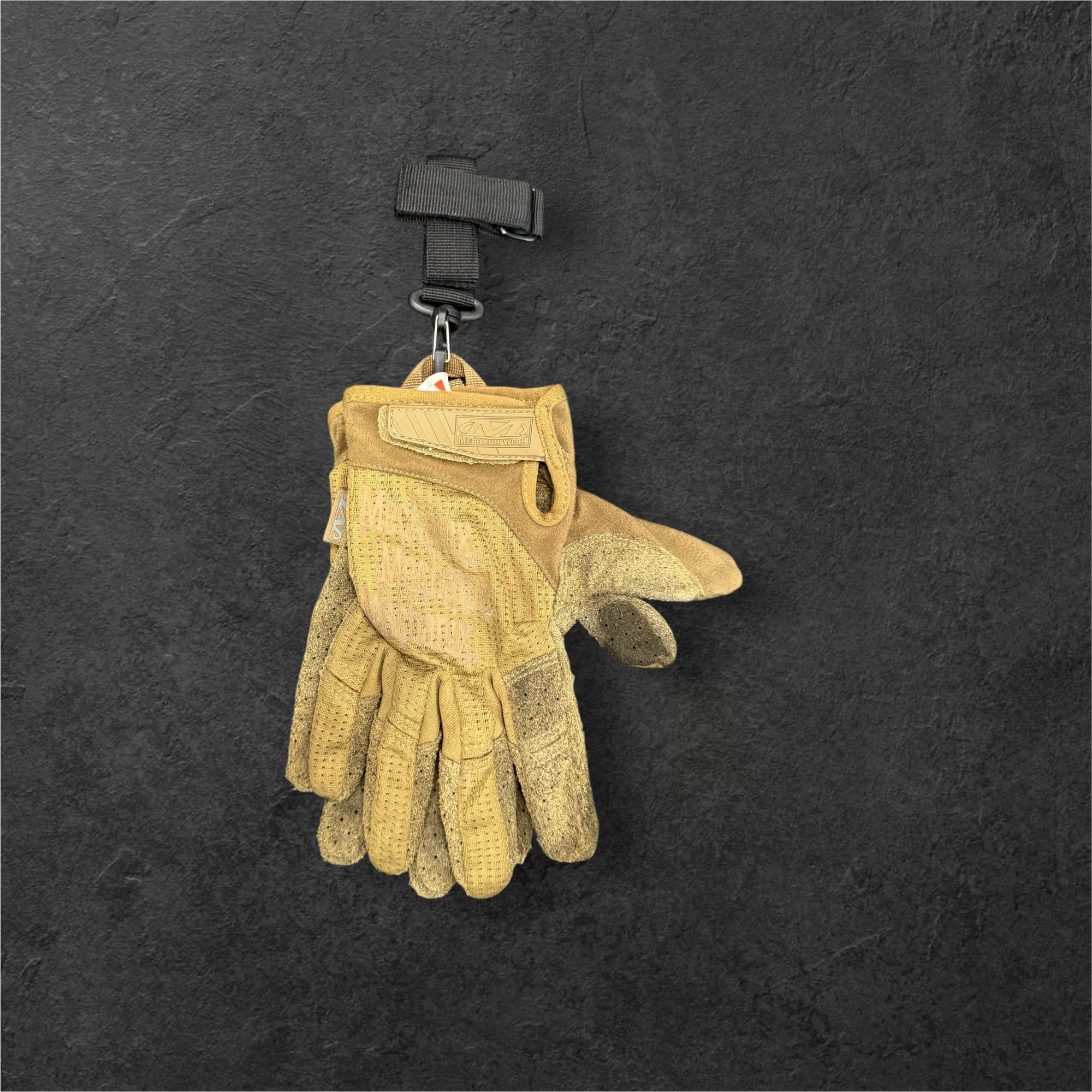 ONE SHEAR® Tactical MOLLE Carabiner Buckle – Multi-Use Nylon Storage Hook for Gloves, Rope & Gear - OVERLANDERS Outfitter