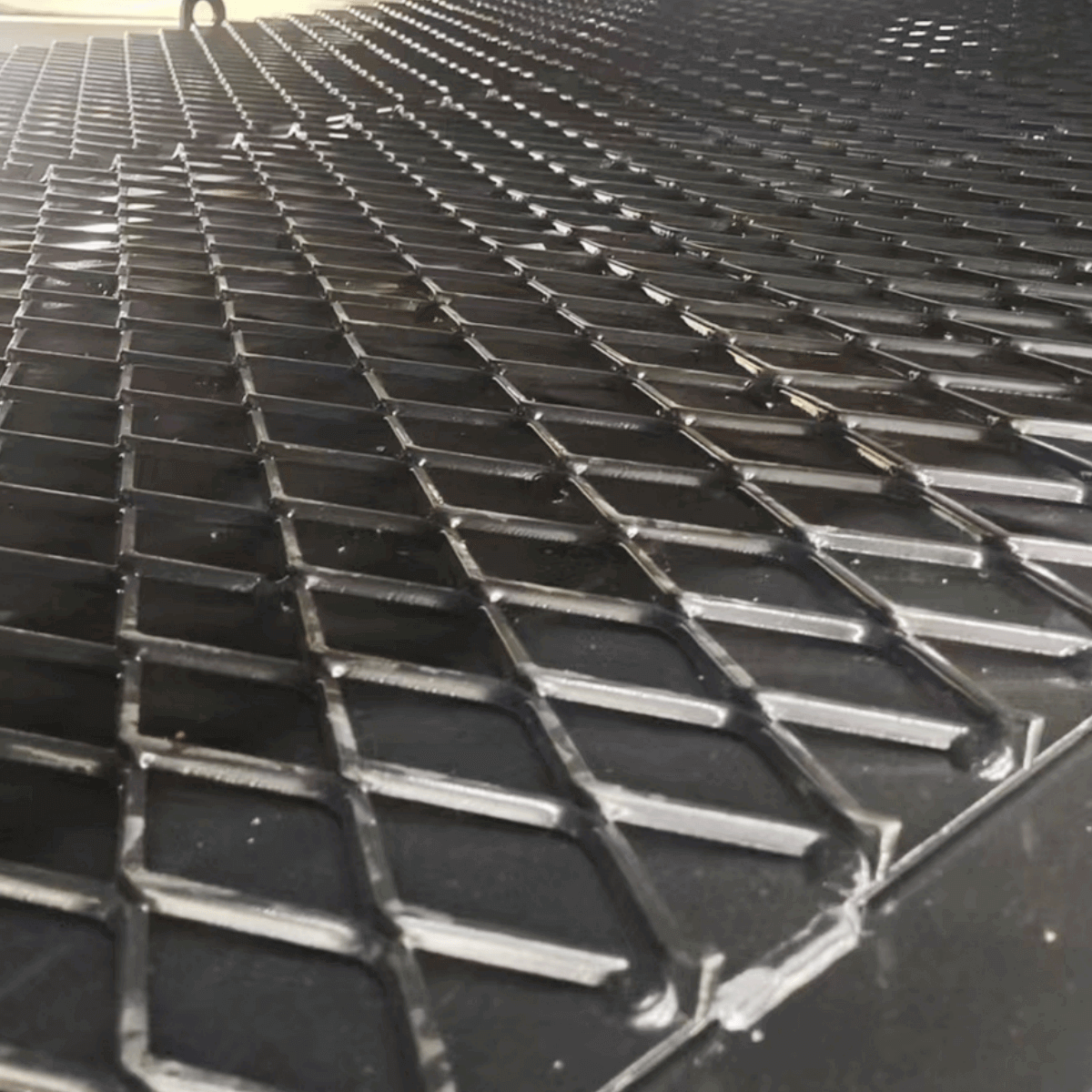 18,000 lb. Capacity Portable Loading Dock Ramps Yard Ramp - OVERLANDERS Outfitter