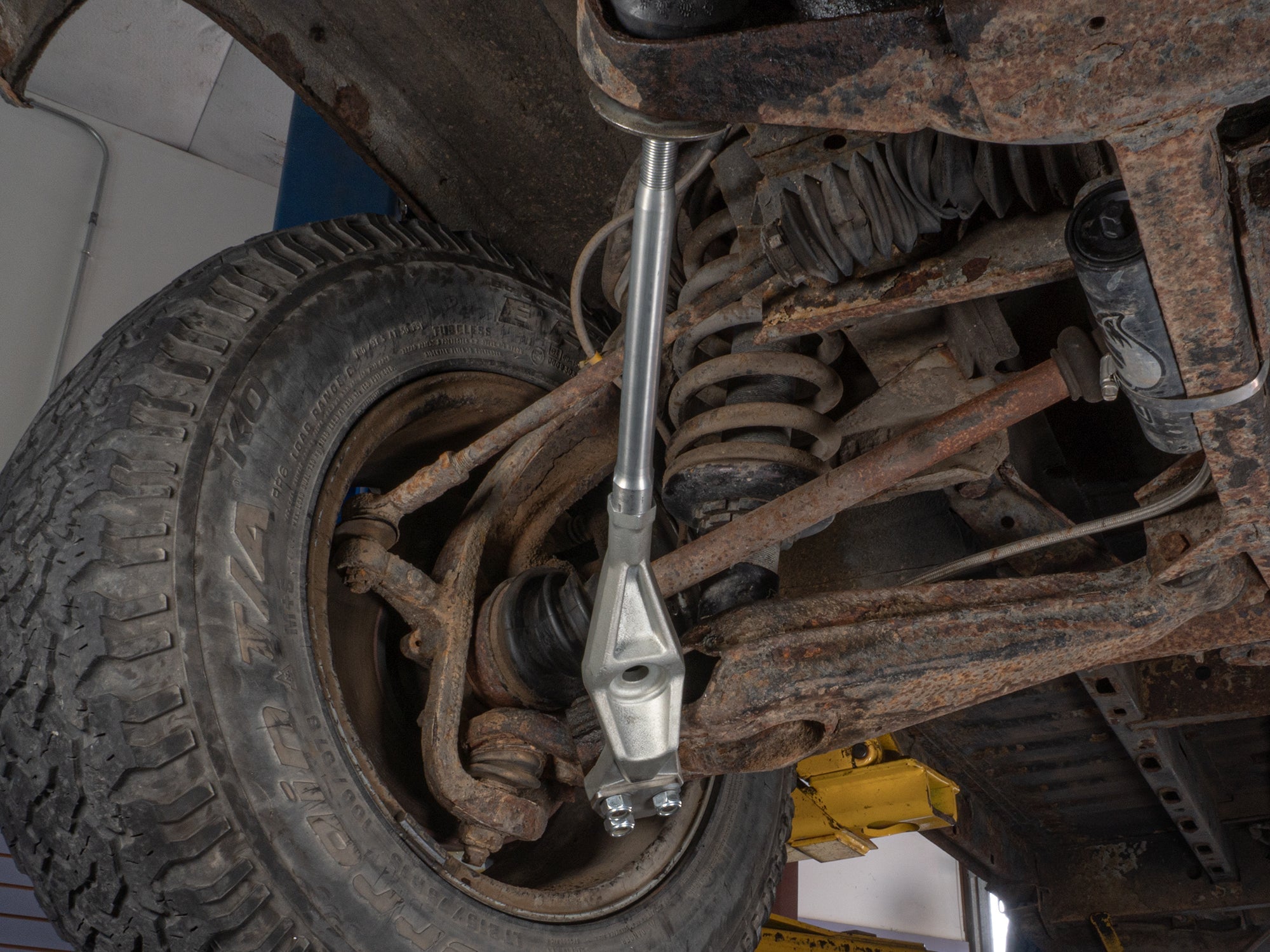 Radius Rod Assembly [Syncro] - OVERLANDERS Outfitter