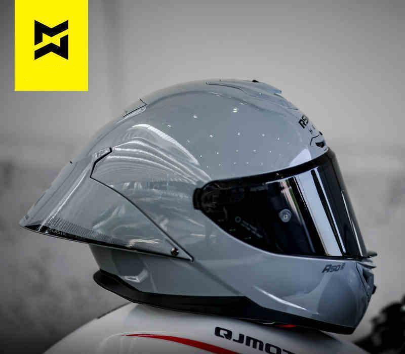 Bean's Moto Booth RSMORAX™ R50S PRO motorcycle helmet with visor and sleek black design, shown from the front view.