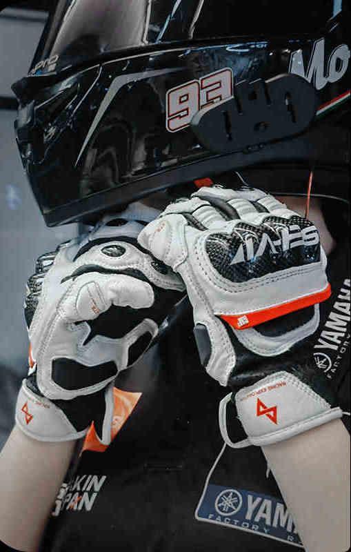 Seivi™ motorcycle carbon fiber leather gloves with reinforced knuckles and adjustable straps, designed for safety and comfort.