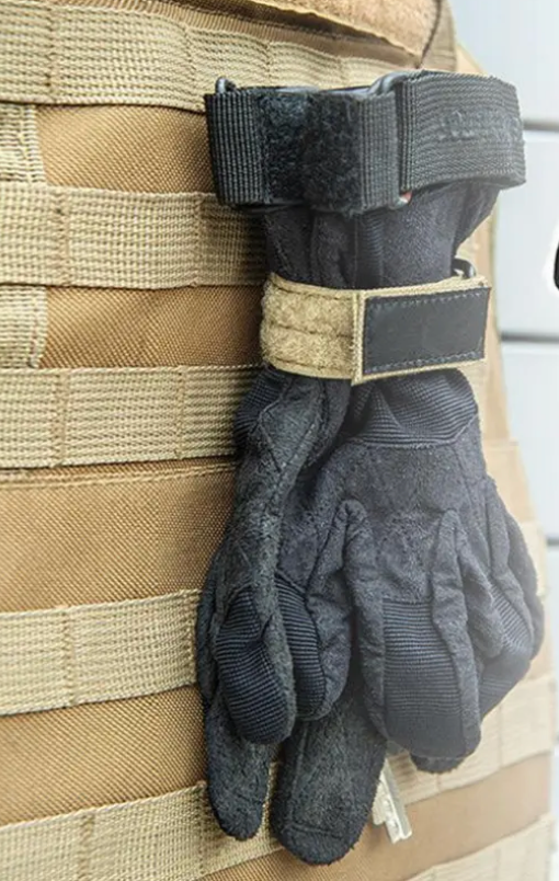 ONE SHEAR® Tactical MOLLE Carabiner Buckle – Multi-Use Nylon Storage Hook for Gloves, Rope & Gear - OVERLANDERS Outfitter