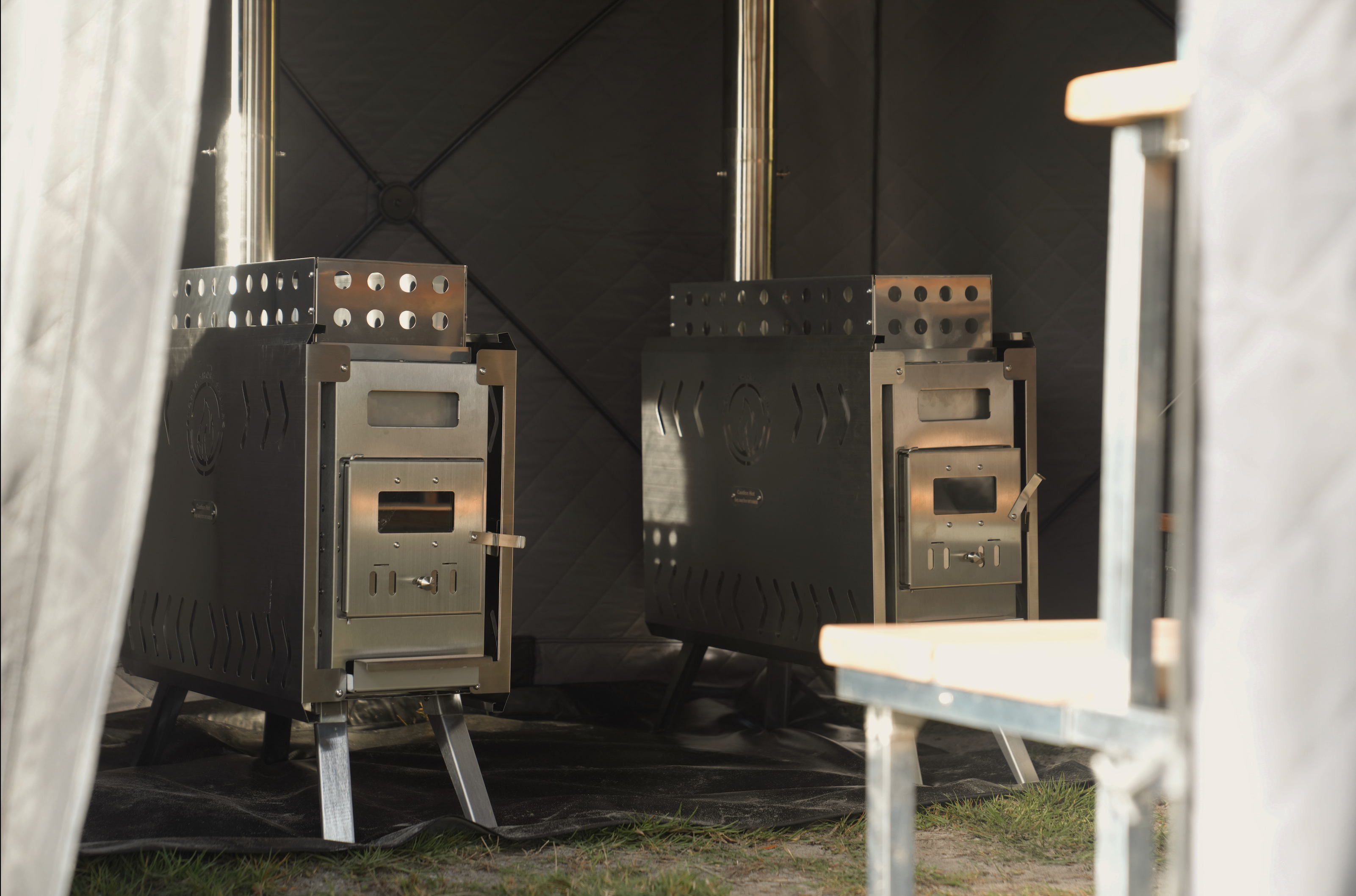 North Shore Sauna Dome Sauna Tent Elite Experience Package for 8 people, showing the spacious, round design of the outdoor relaxation space.