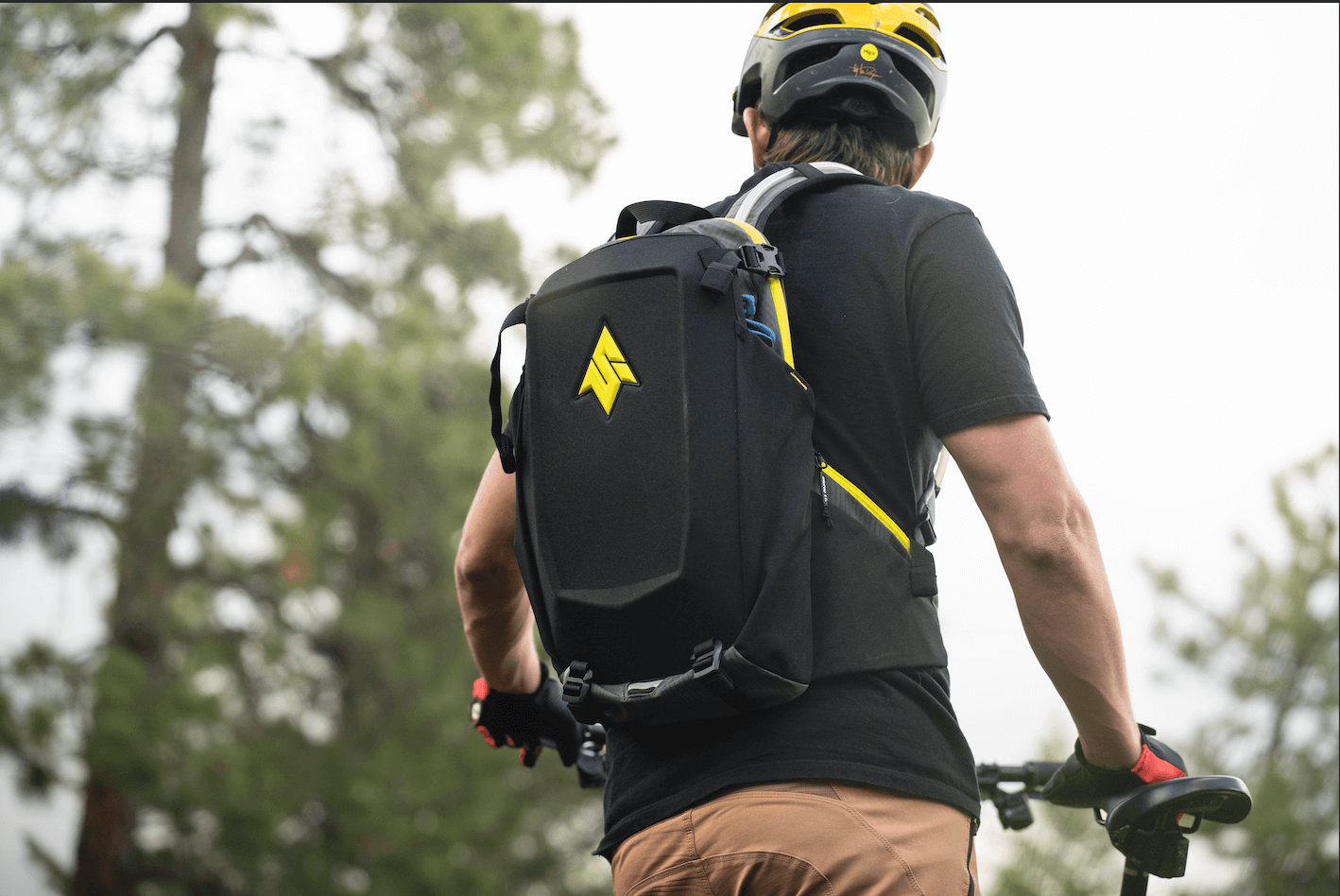 Defender 15 Adventure & MTB Hydration Pack - We The Collective
