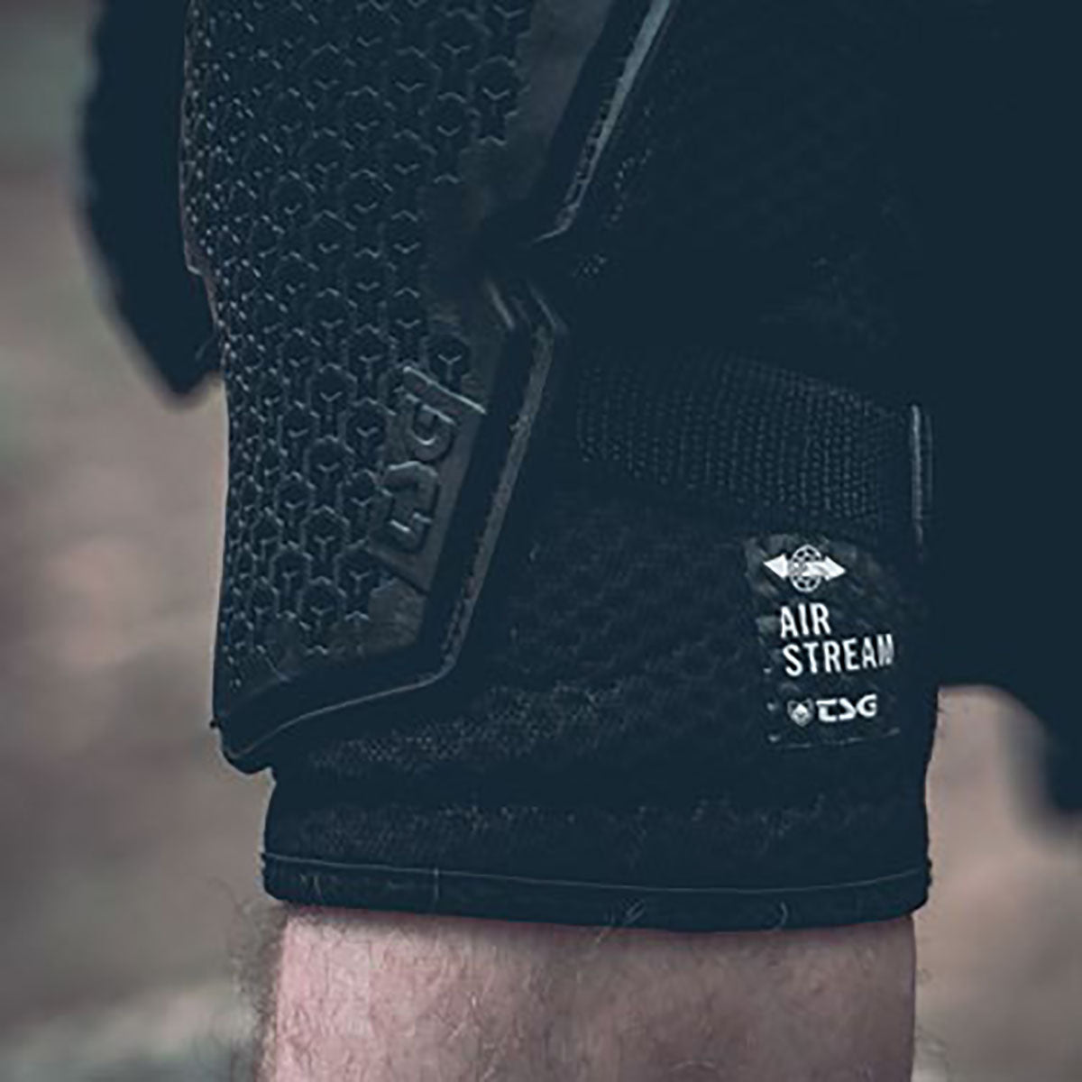 ZEITBIKE TSG Kneeguard Chamber protective pads in size X Large, showing the padded knee guard with adjustable straps.