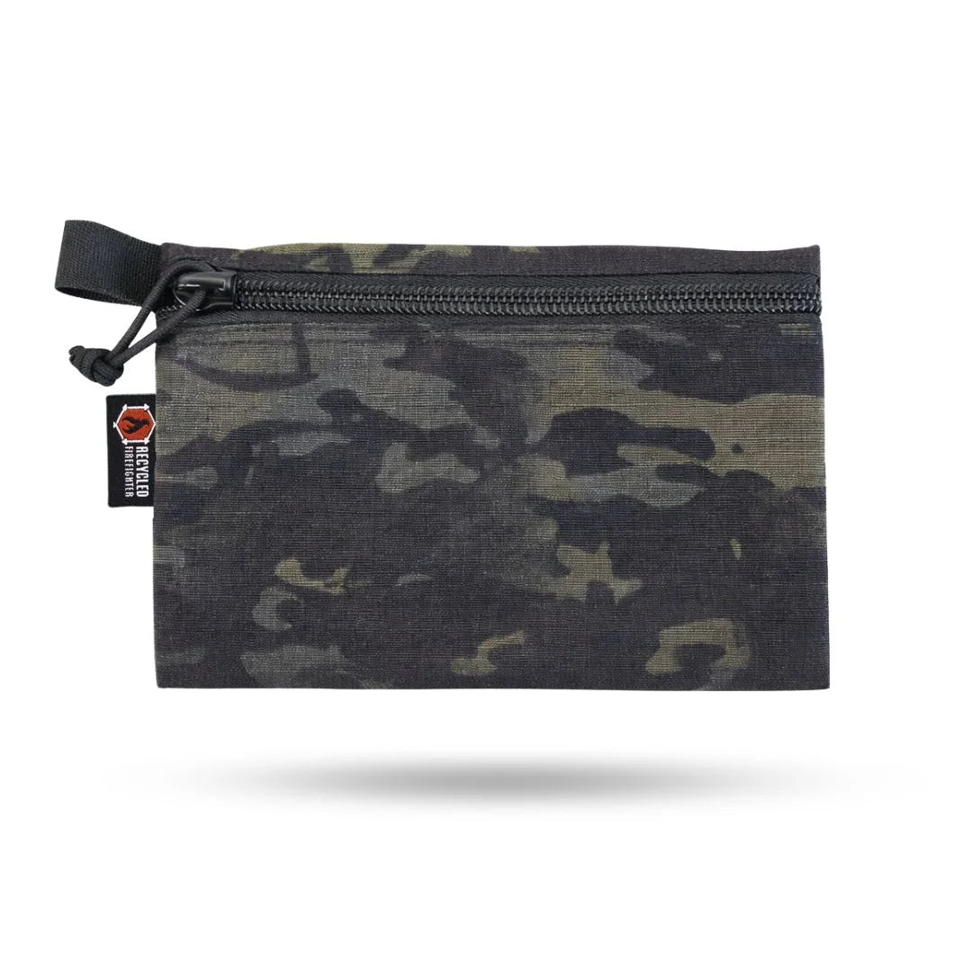 Recycled Firefighter Truckie Large bag in Cordura Multicam Black fabric with sturdy straps and multiple compartments.