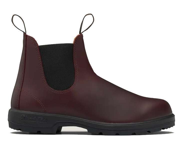 Runnwalk Blundstone 2130 men's classic Chelsea boots in Auburn leather, showing the sleek ankle-high design and elastic side panels.