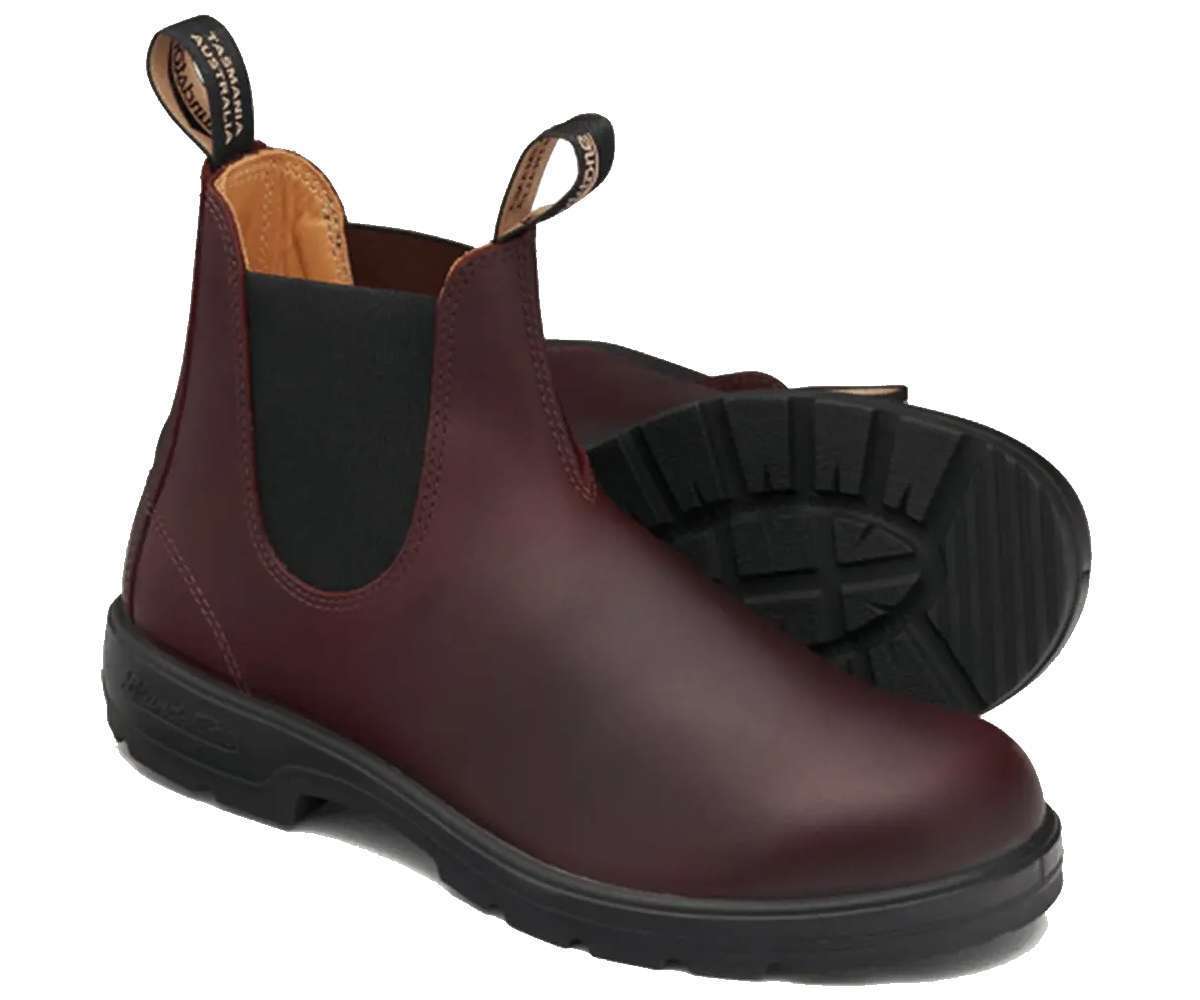 Runnwalk Blundstone 2130 men's classic Chelsea boots in Auburn leather, featuring sleek design and elastic side panels.