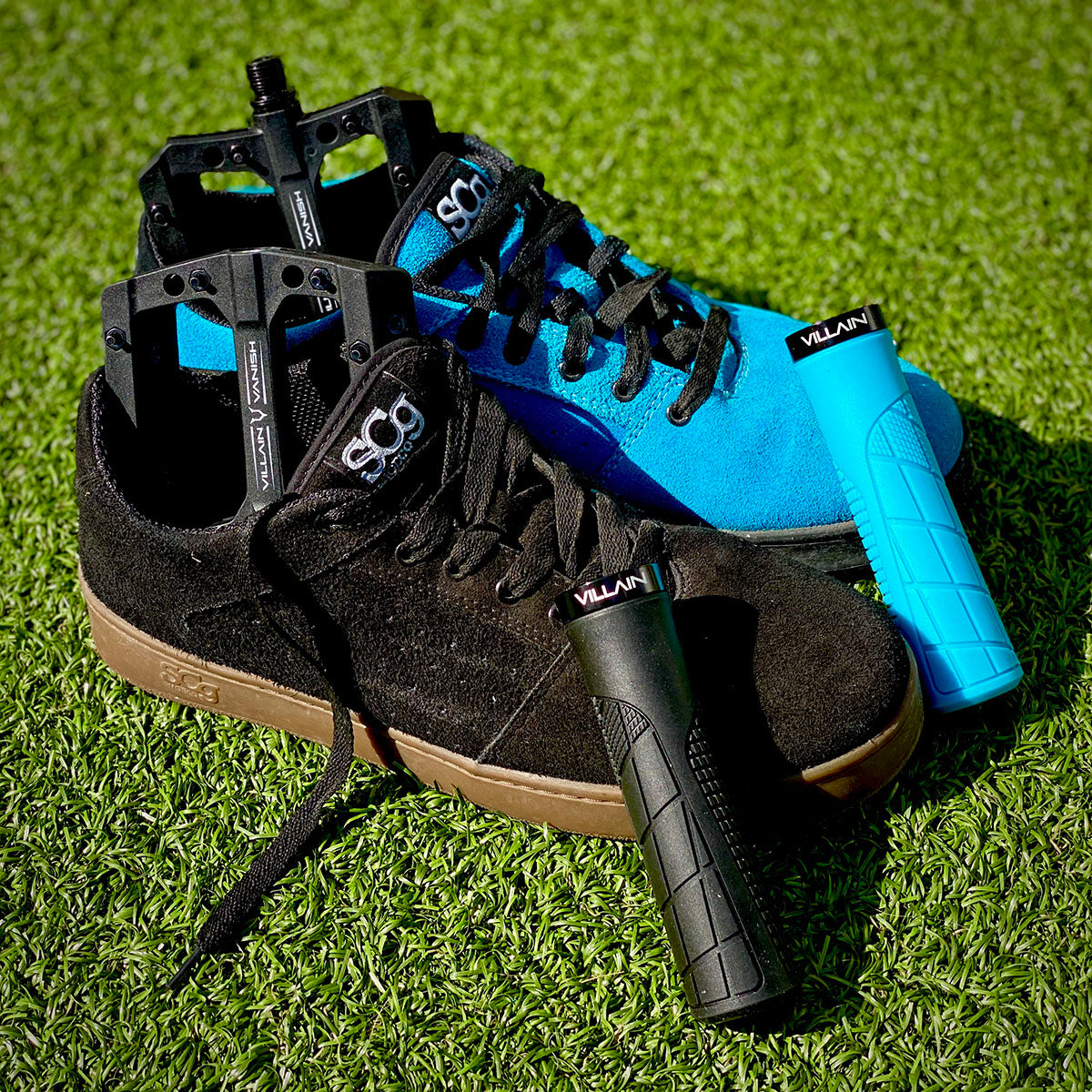 ZEITBIKE Villain Arrest 1st Offense MTB grips with black rubber handles and ergonomic design for mountain biking comfort