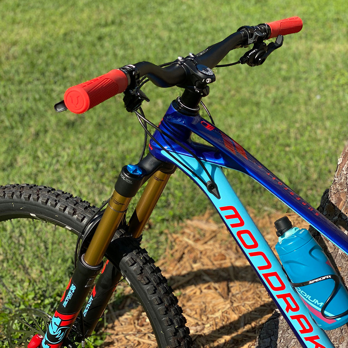 ZEITBIKE Villain Arrest 1st Offense MTB bike grips with textured rubber grip surface and ergonomic design.