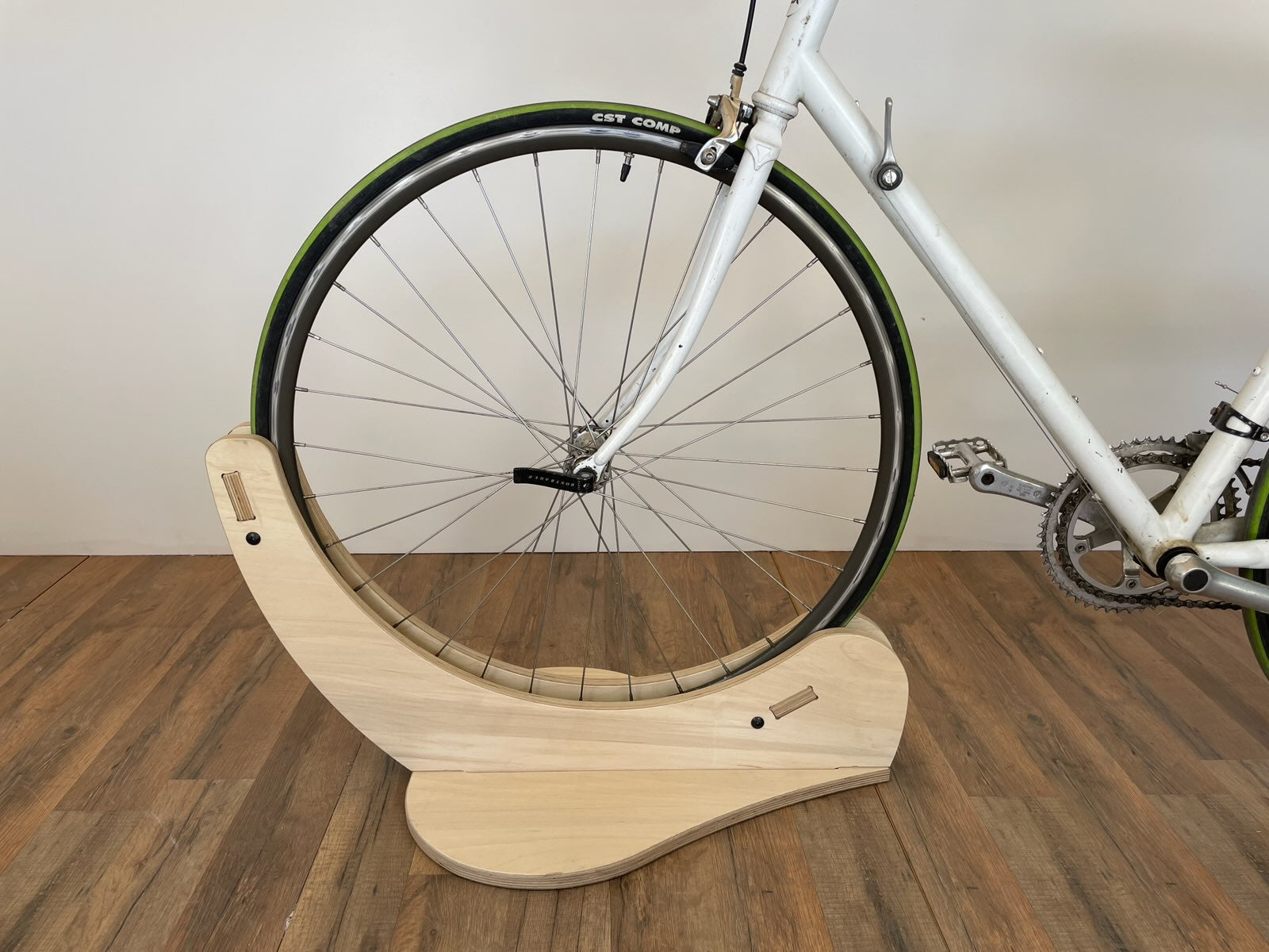 THE WHEELIE bike stand - OVERLANDERS Outfitter