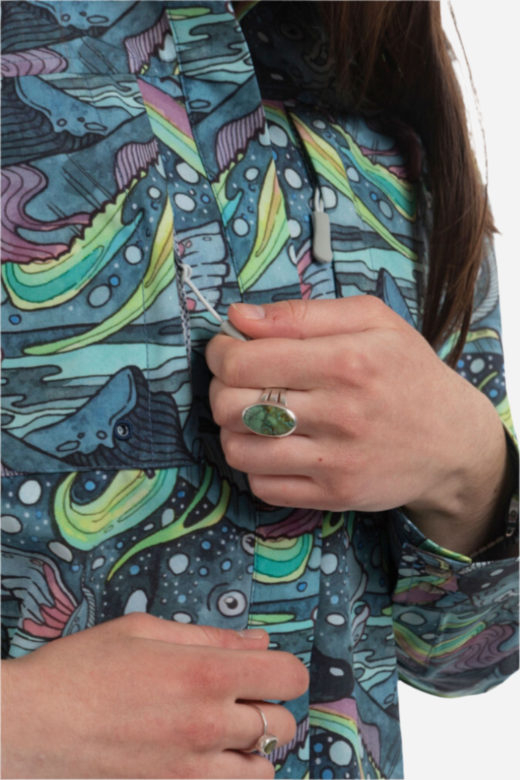 FisheWear HaliBorealis Tunic fishing shirt with long sleeves and lightweight fabric, ideal for outdoor fishing activities.