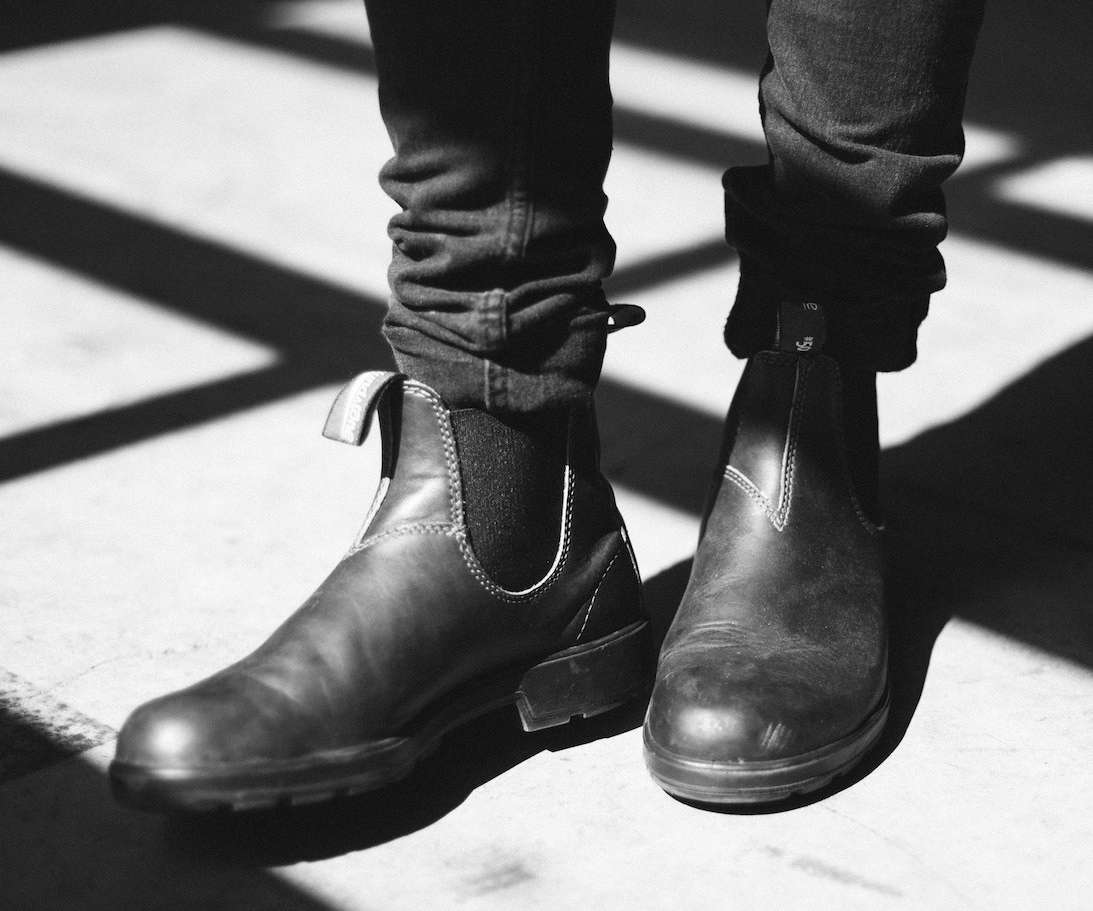 Runnwalk Blundstone 510 men's Chelsea boots in Voltán black leather, featuring elastic side panels and sturdy rubber soles.