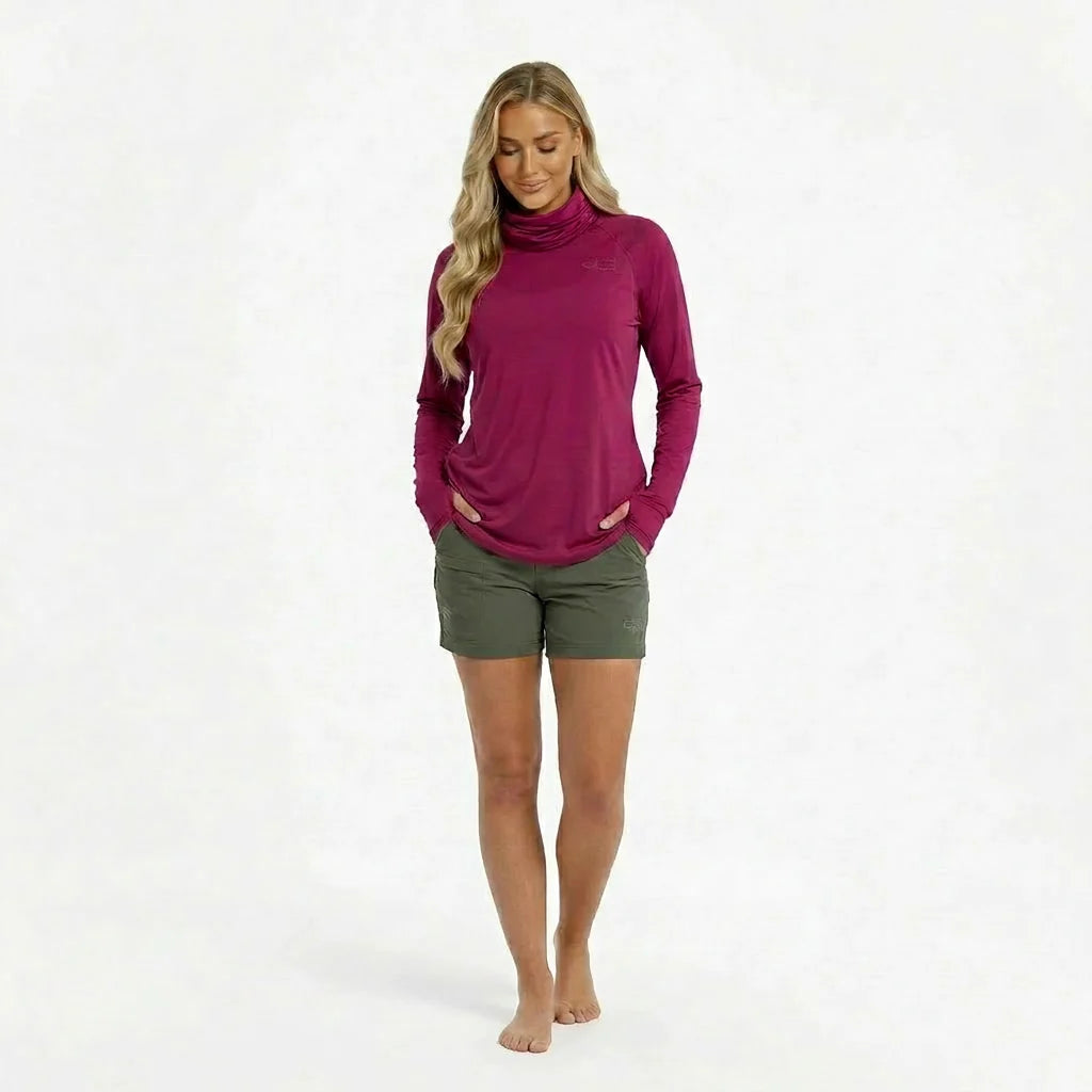 DSG OUTERWEAR Mave Short in beige fabric, featuring a casual fit and adjustable waistband, displayed on a hanger.