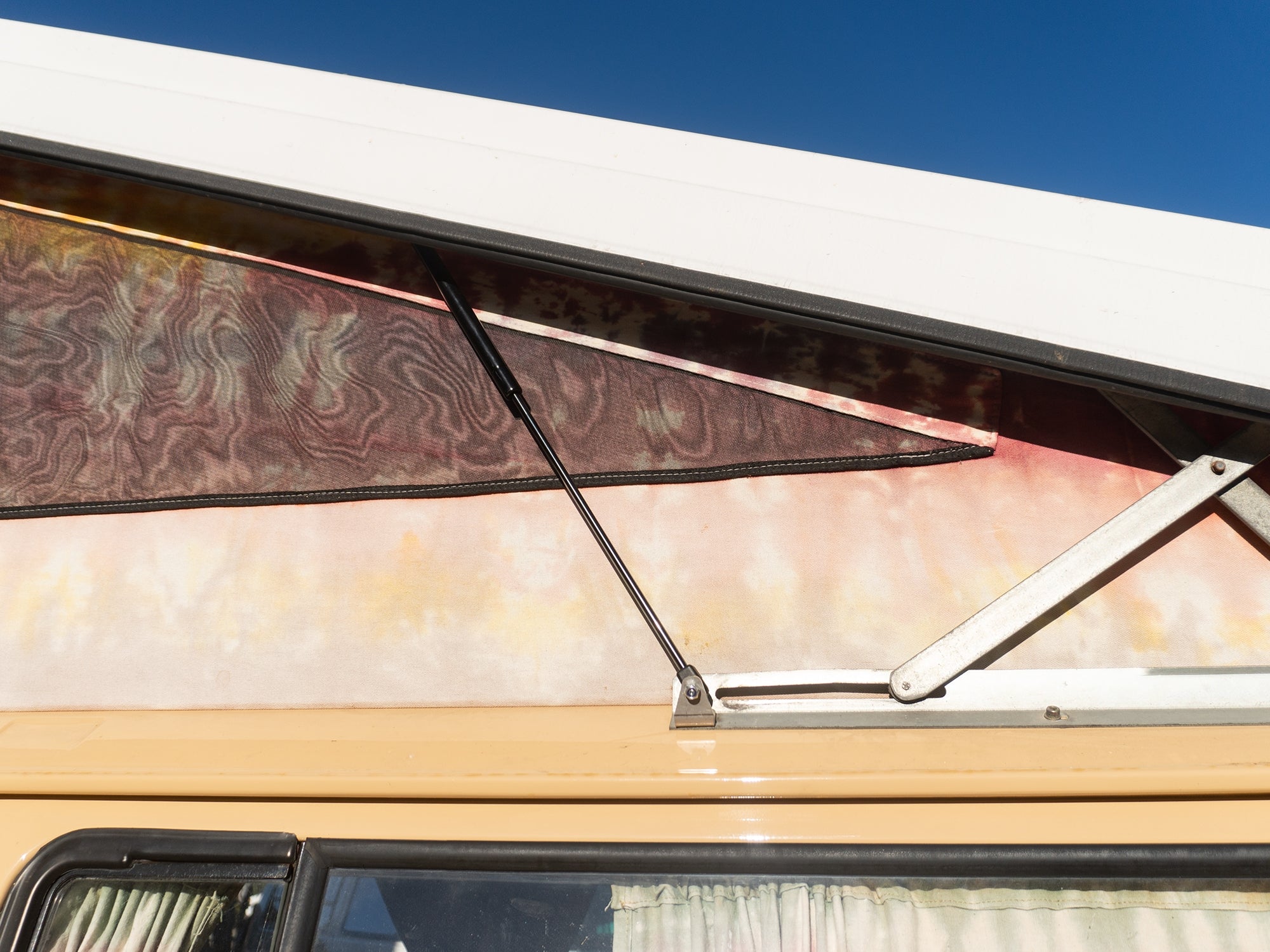 Pop-Top Lift Assist [Bus] - OVERLANDERS Outfitter