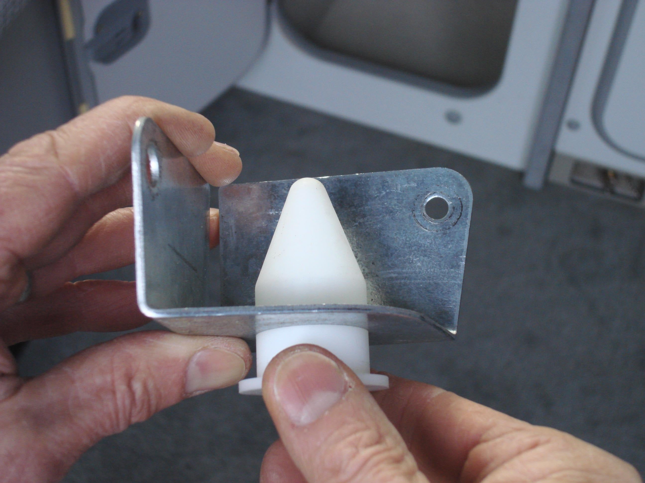 Rear Table Leg Guide [Vanagon Westfalia] - OVERLANDERS Outfitter