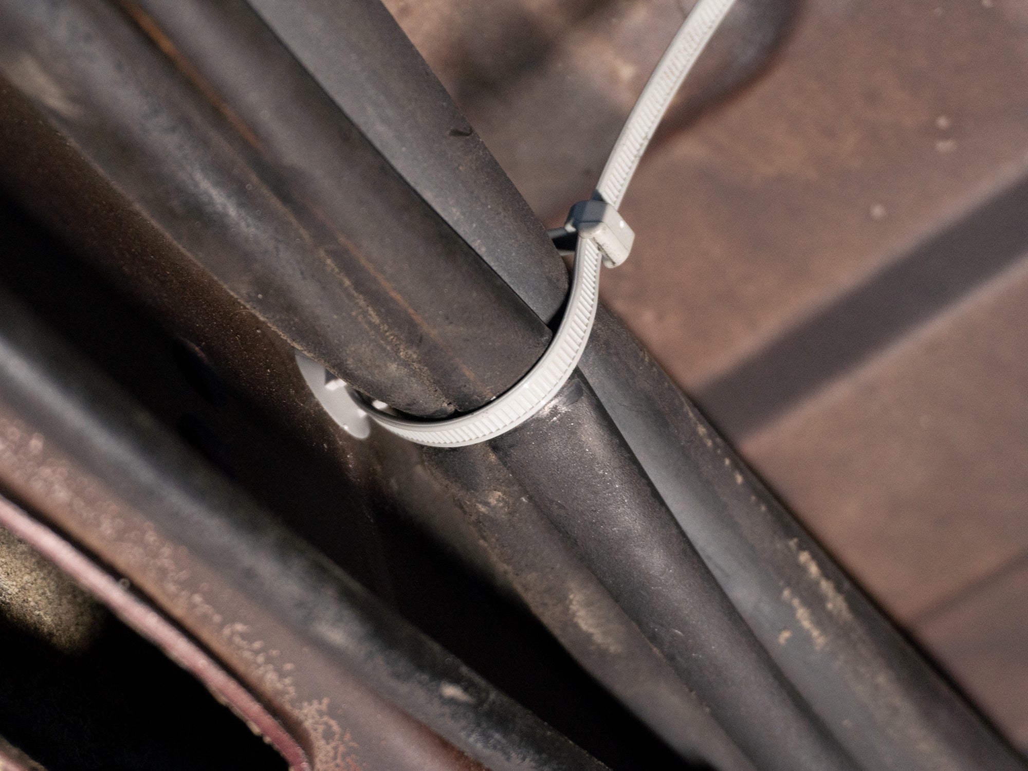 VW Cable Tie with Barbed Mount (Pack of 5) - OVERLANDERS Outfitter