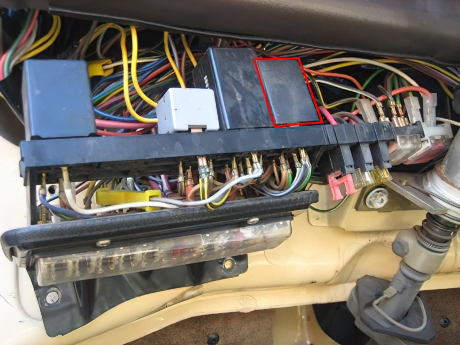 Intermittent Wiper Relay (Front) - OVERLANDERS Outfitter