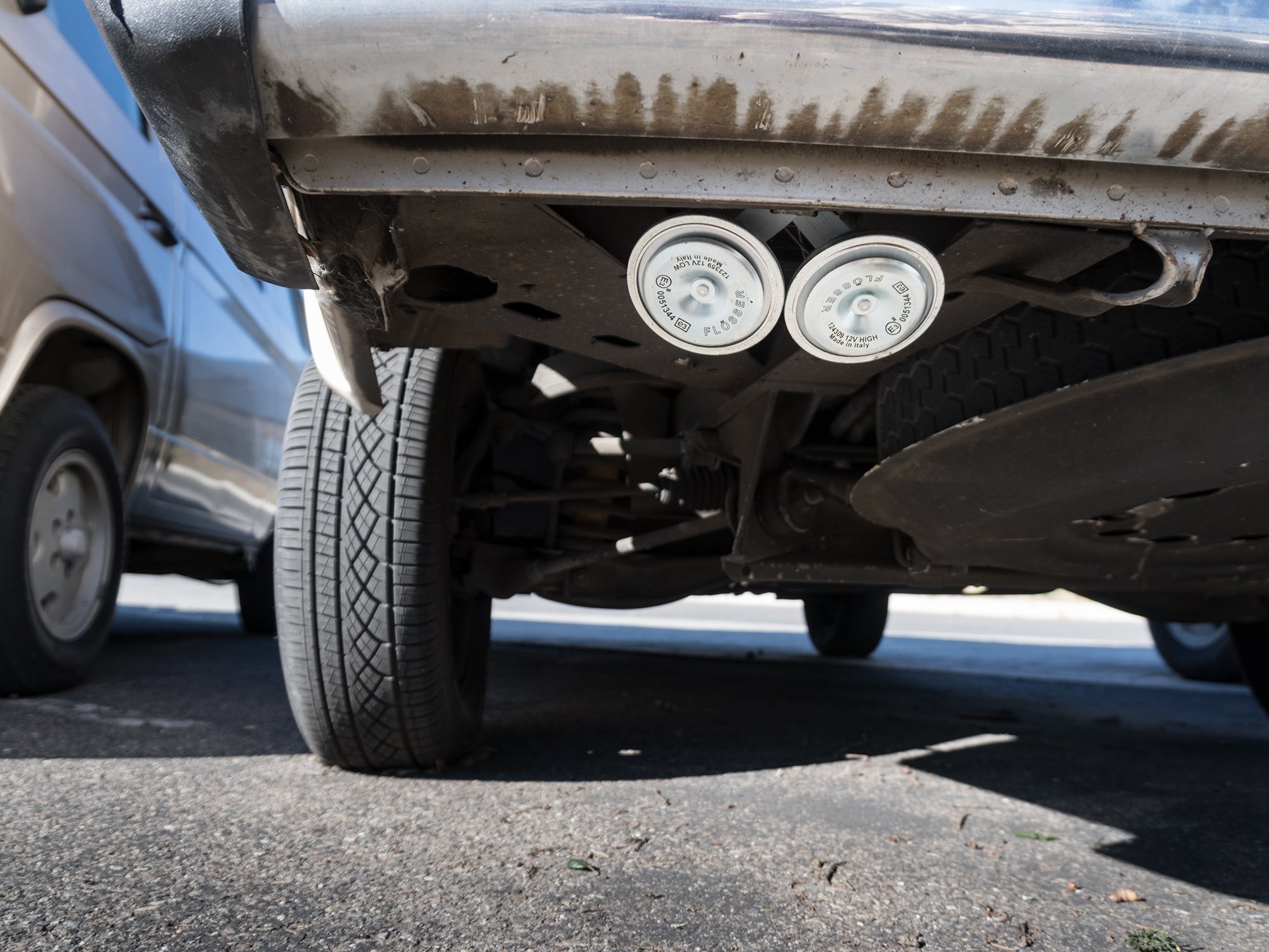 Dual-Tone Horn Kit [Vanagon] - OVERLANDERS Outfitter