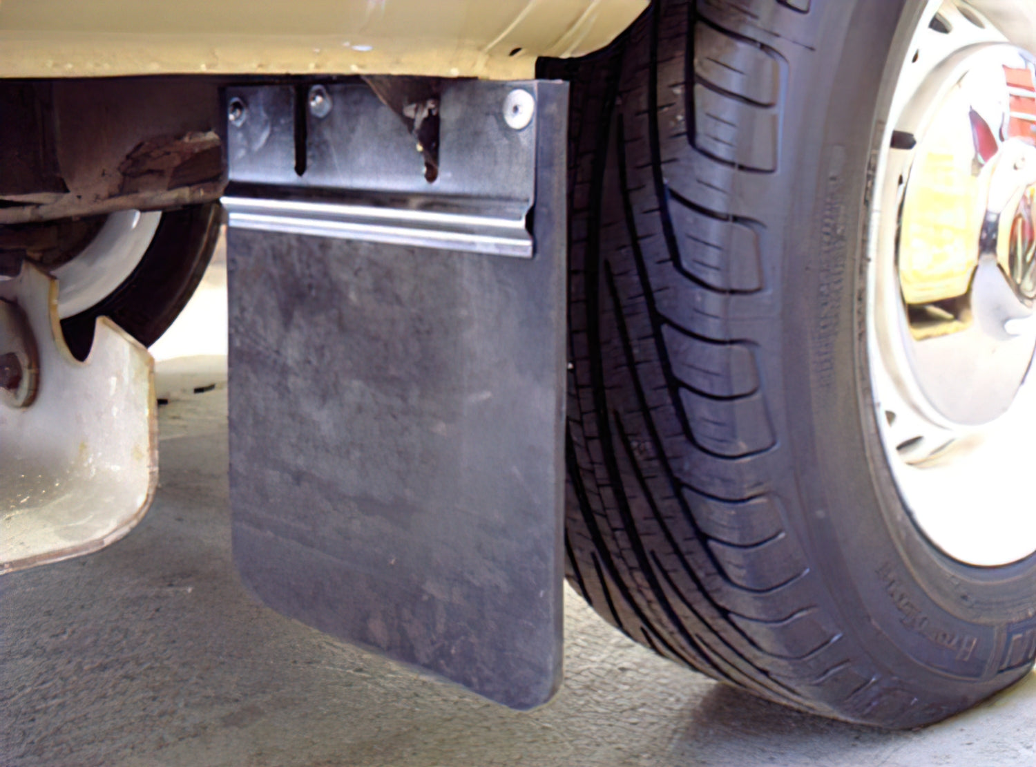 Mud Flap (Front Driver or Passenger)[Bus] - OVERLANDERS Outfitter
