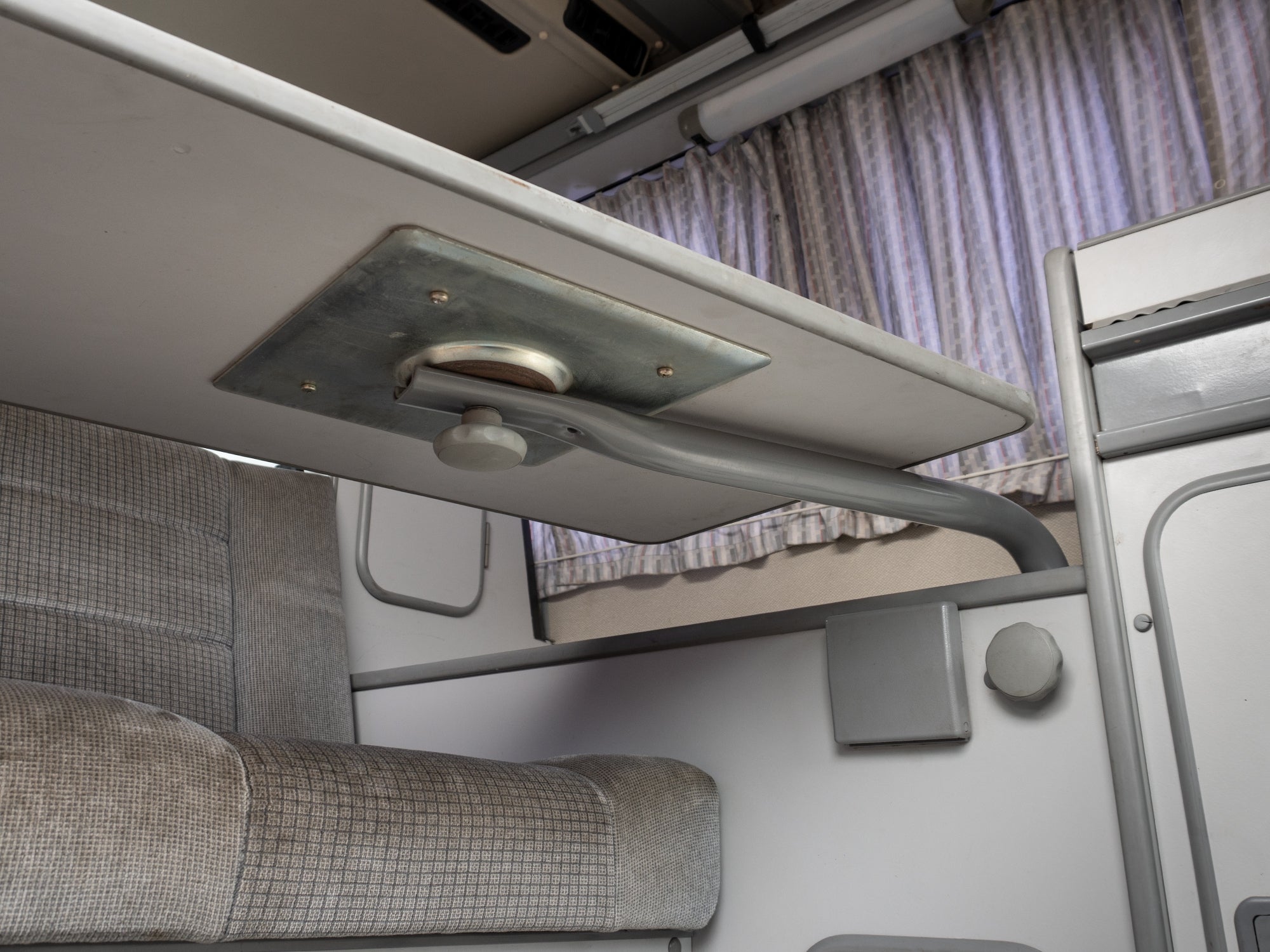 Rear Table Leg [Vanagon] - OVERLANDERS Outfitter