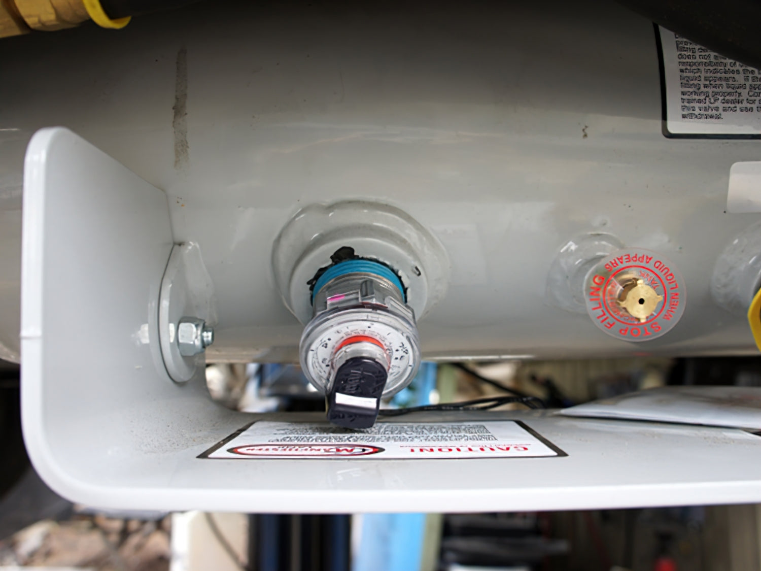 Larger Capacity LP Tank w/Level Indicator - OVERLANDERS Outfitter