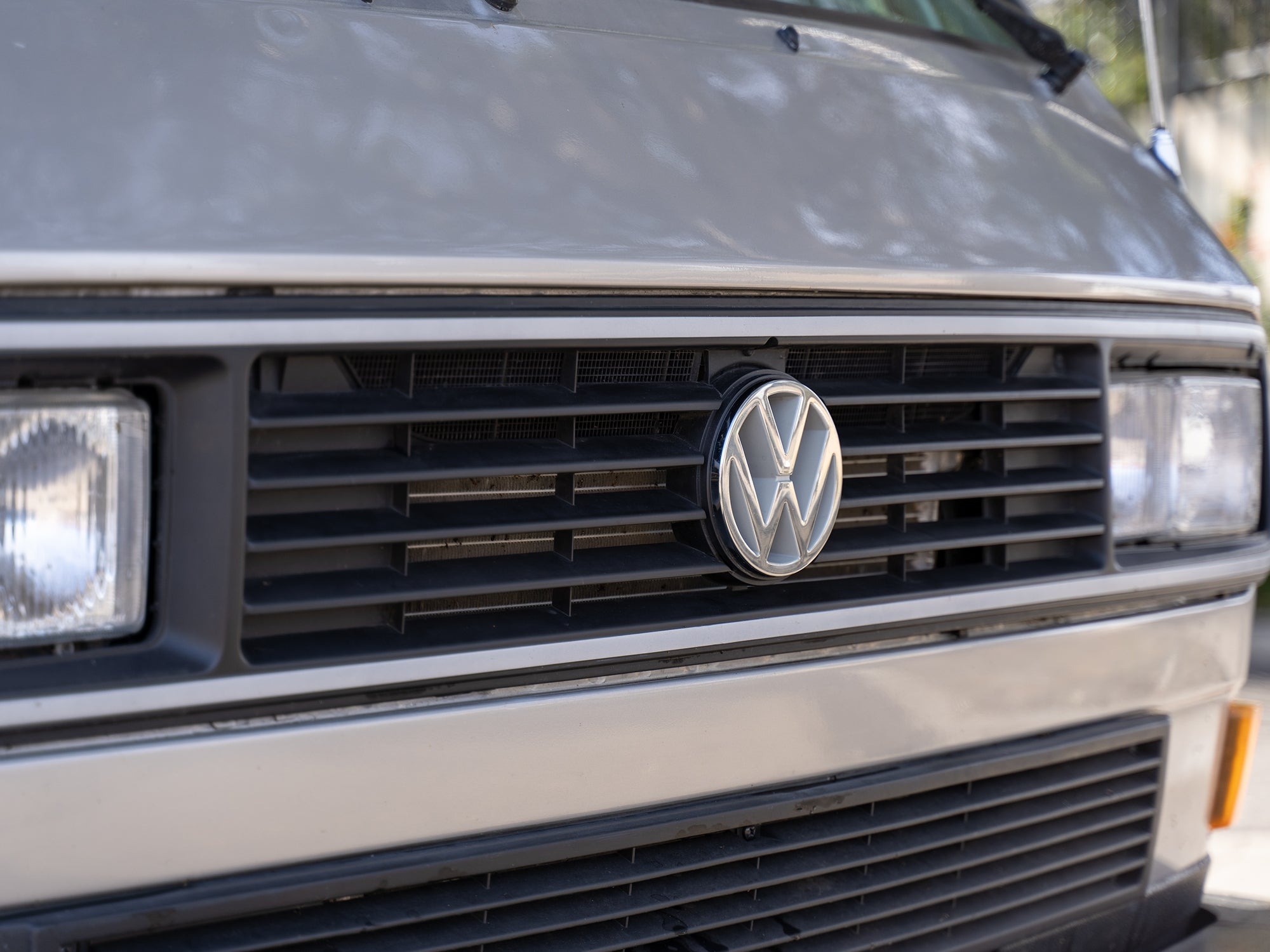 Emblem - Front Grille (OEM) - OVERLANDERS Outfitter