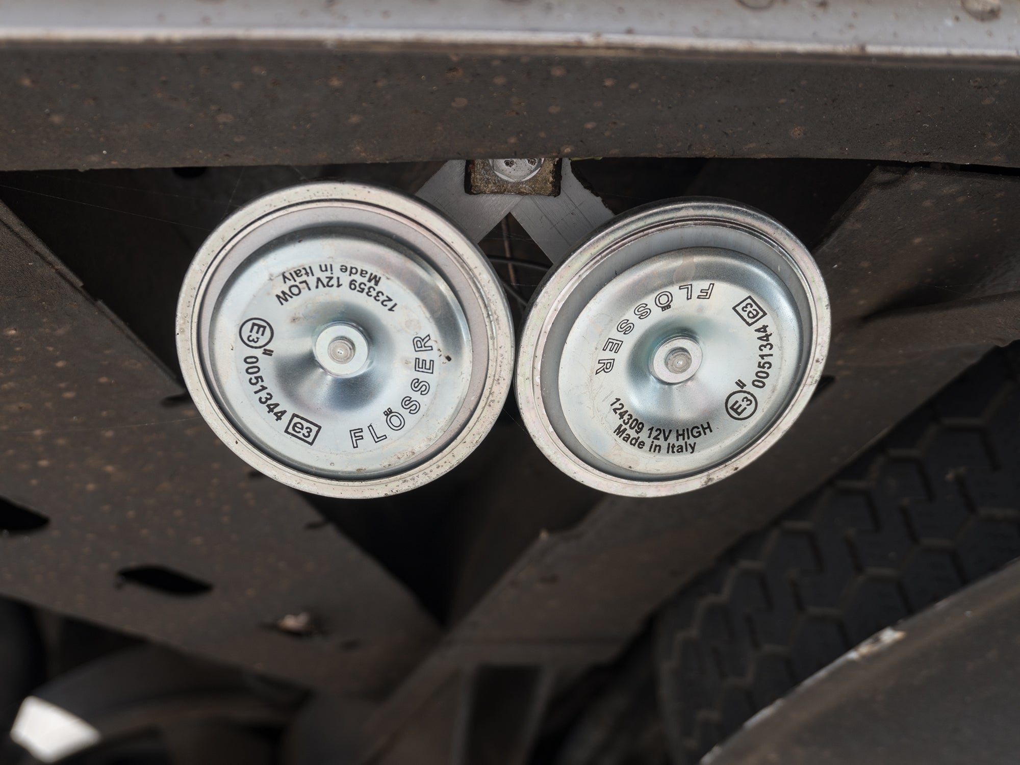 Dual-Tone Horn Kit [Vanagon] - OVERLANDERS Outfitter