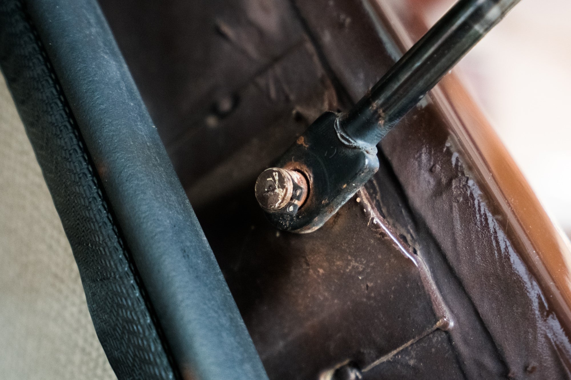 Circlip for Rear Hatch Struts [Vanagon] - OVERLANDERS Outfitter